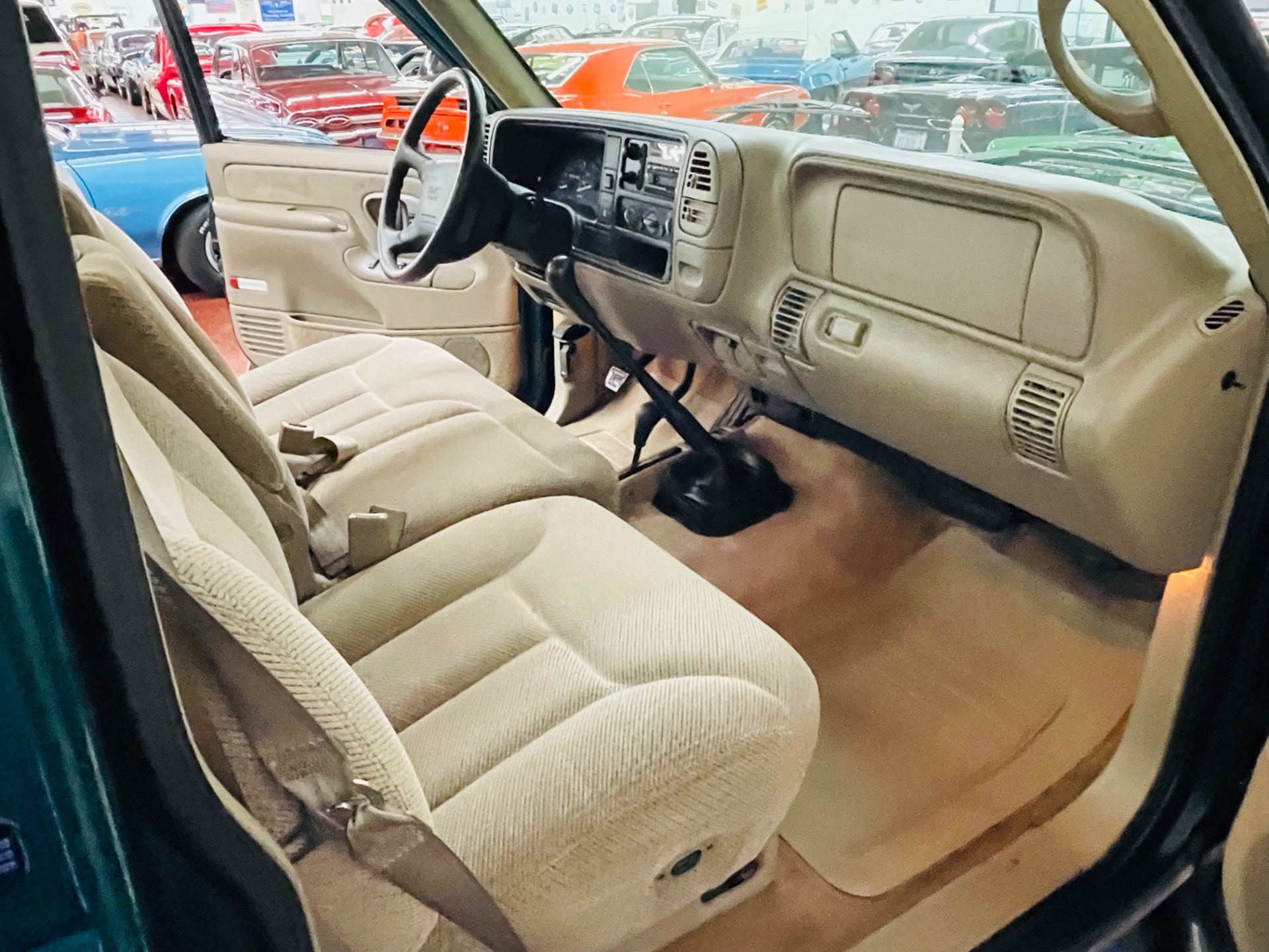 Used 1997 GMC Sierra 1500 - 5 SPEED MANUAL - CLEAN SOUTHERN TRUCK - CLEAN CARFAX - SEE VIDEO | Mundelein, IL