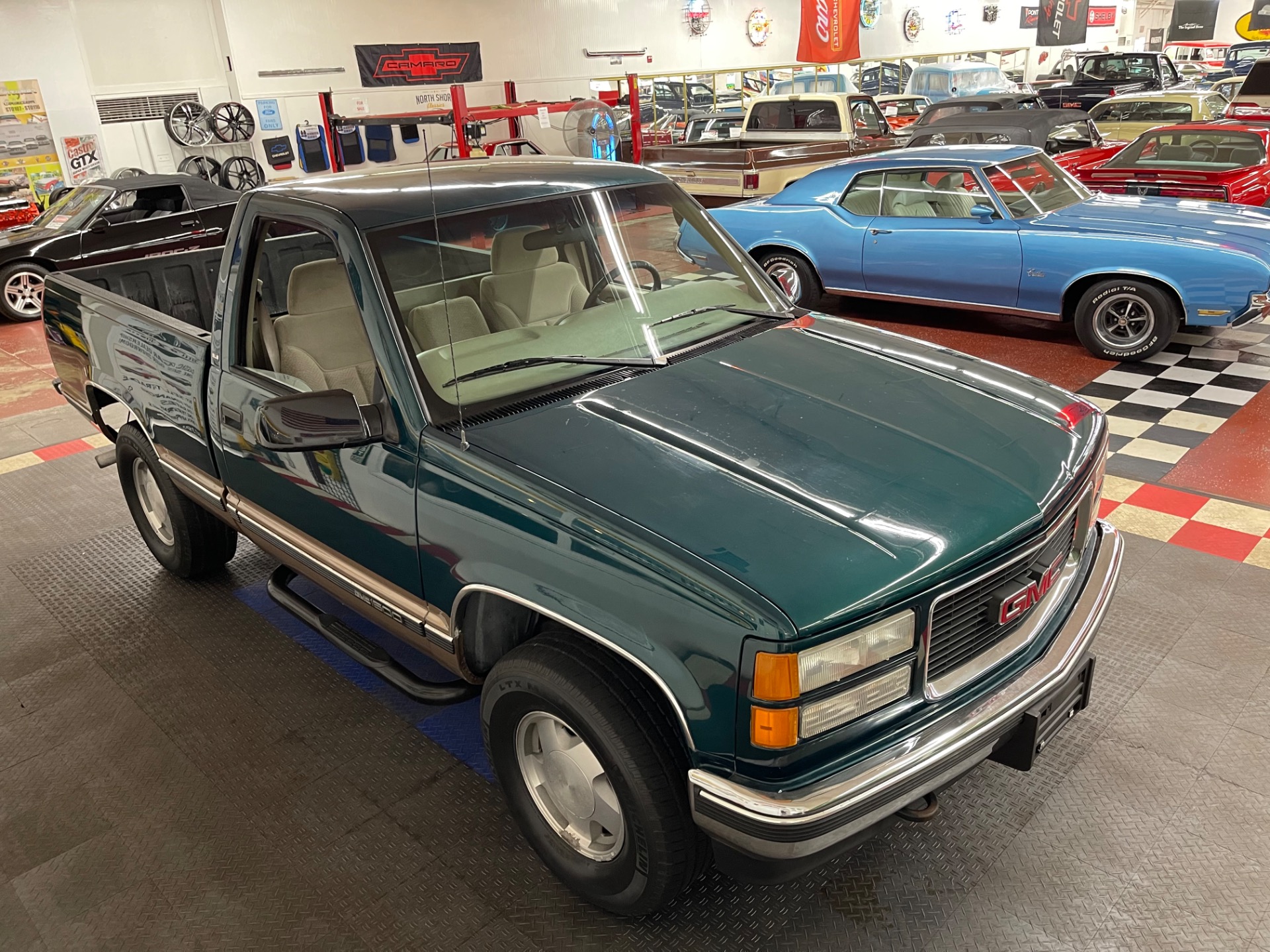 Used 1997 GMC Sierra 1500 - 5 SPEED MANUAL - CLEAN SOUTHERN TRUCK - CLEAN CARFAX - SEE VIDEO | Mundelein, IL