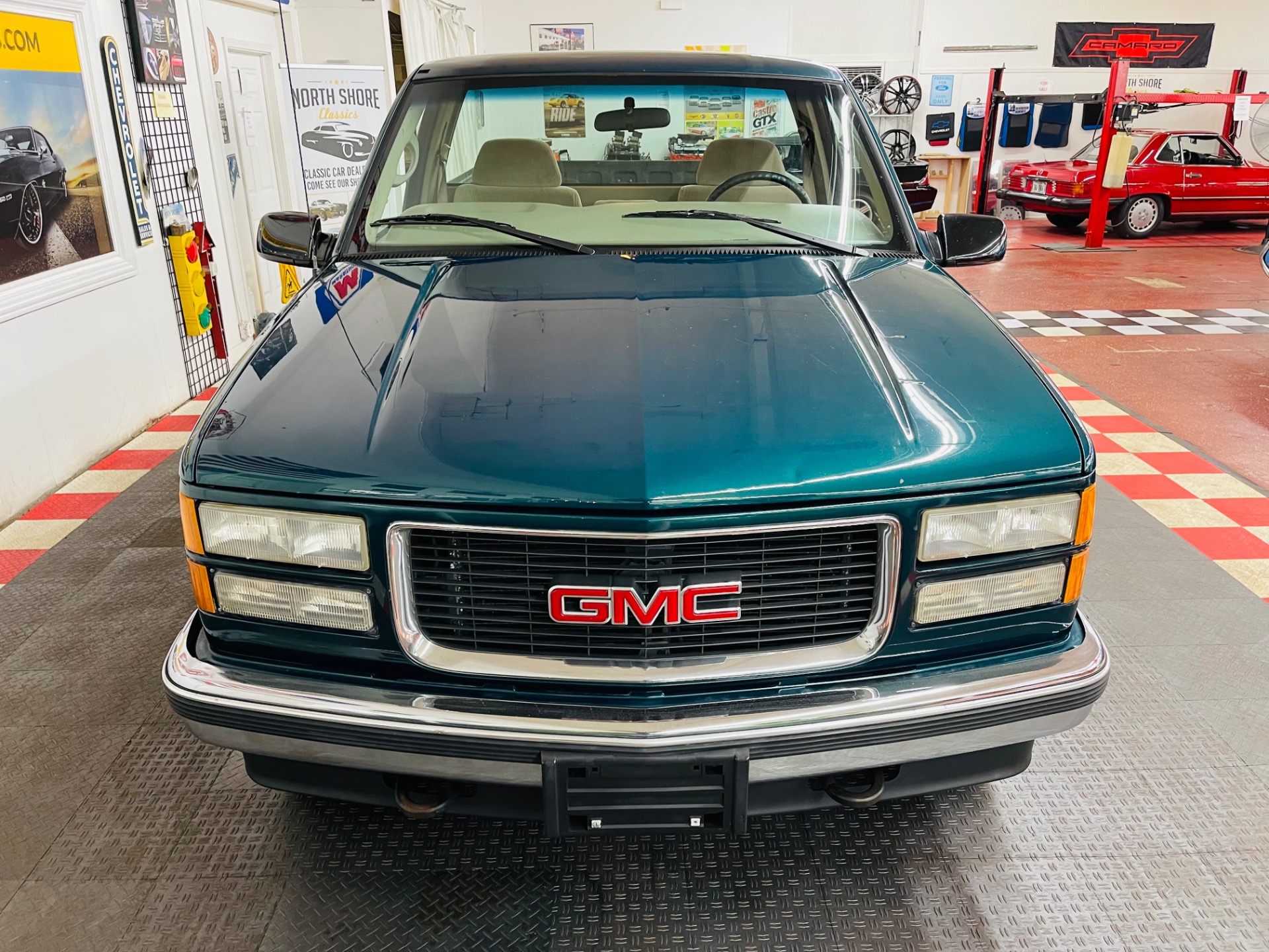 Used 1997 GMC Sierra 1500 - 5 SPEED MANUAL - CLEAN SOUTHERN TRUCK - CLEAN CARFAX - SEE VIDEO | Mundelein, IL