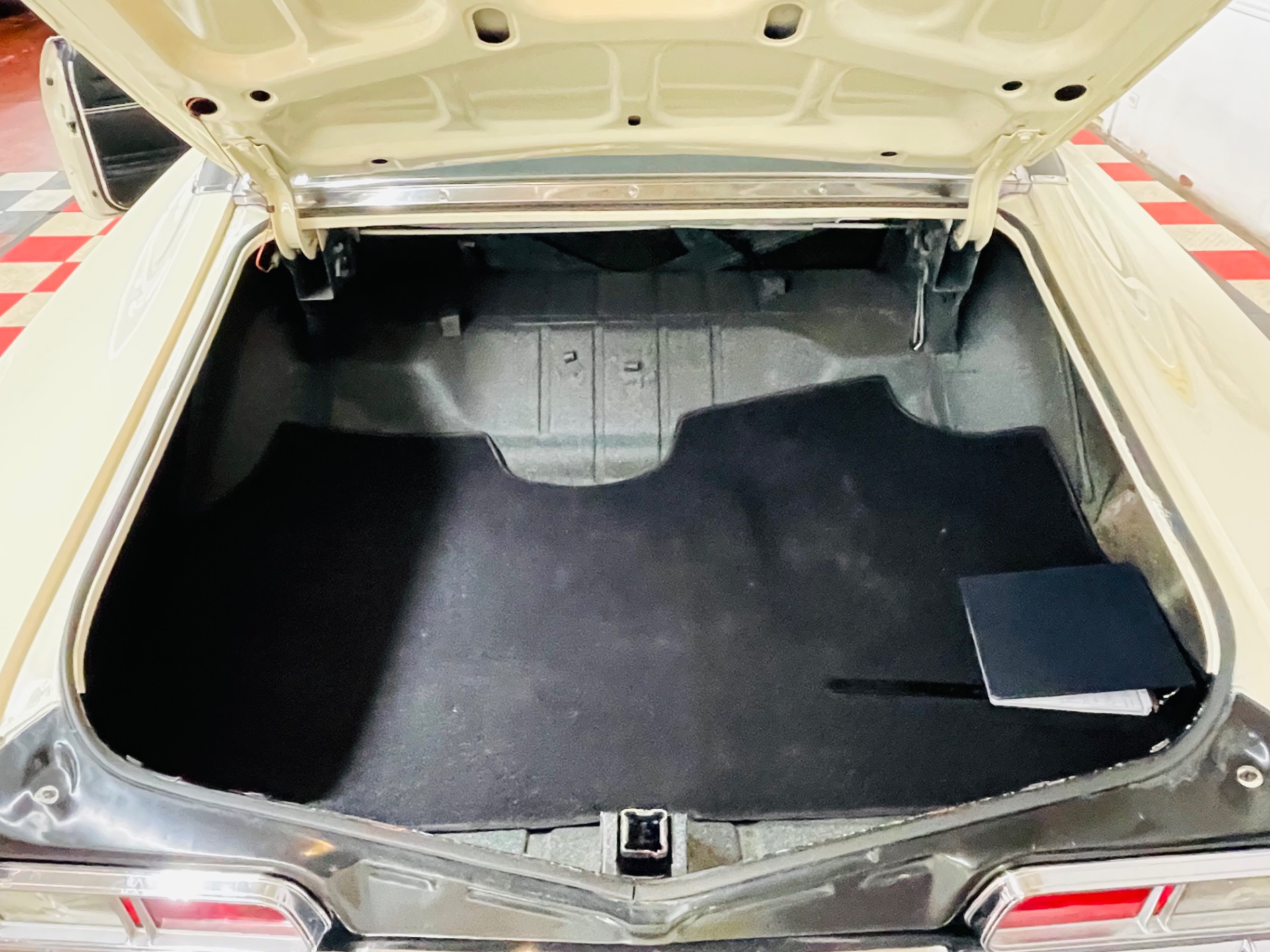 Used 1967 Chevrolet Impala - 427 ENGINE - QUALITY RESTORATION - SEE VIDEO | Mundelein, IL