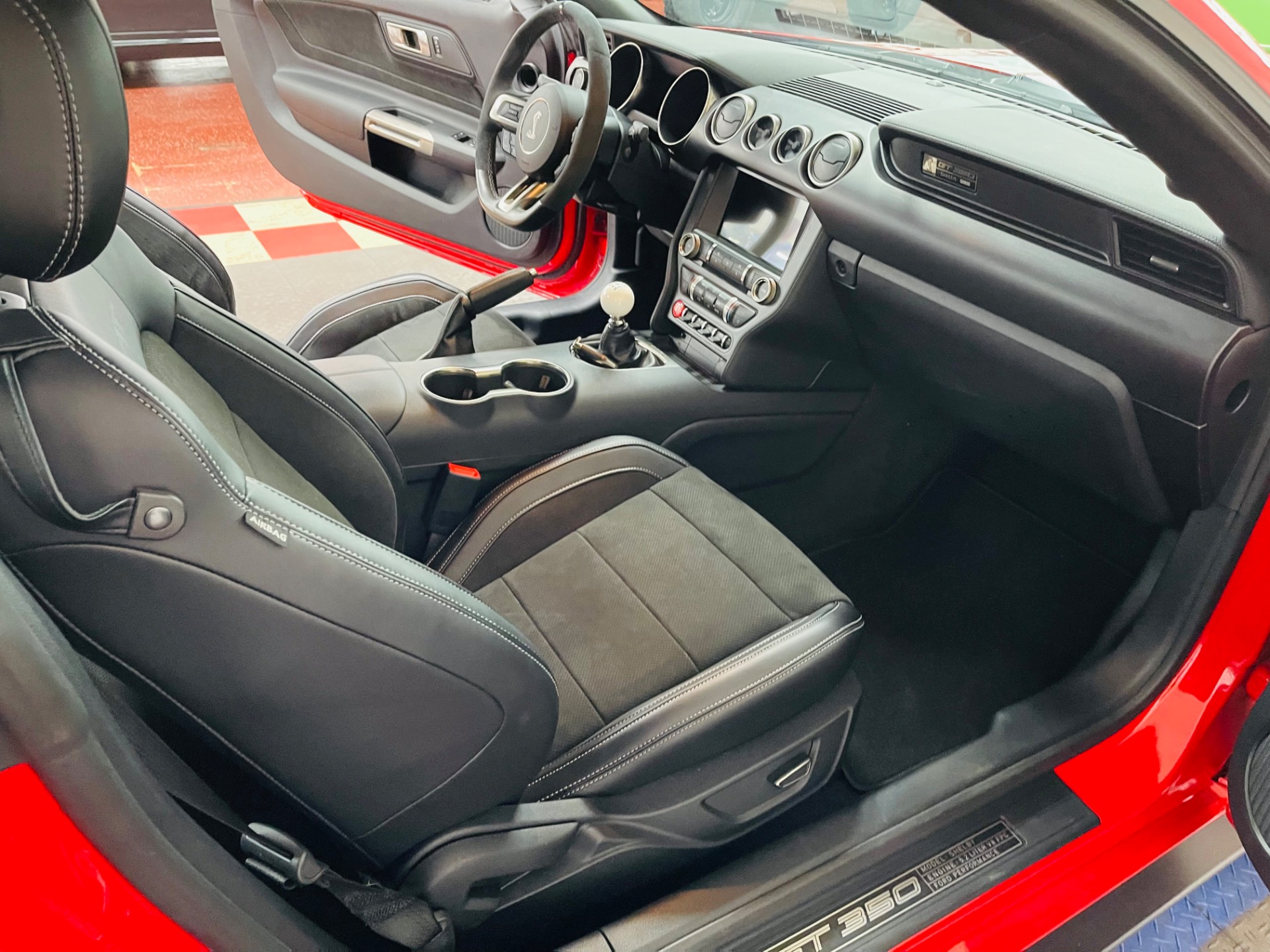2016 Ford Mustang 41