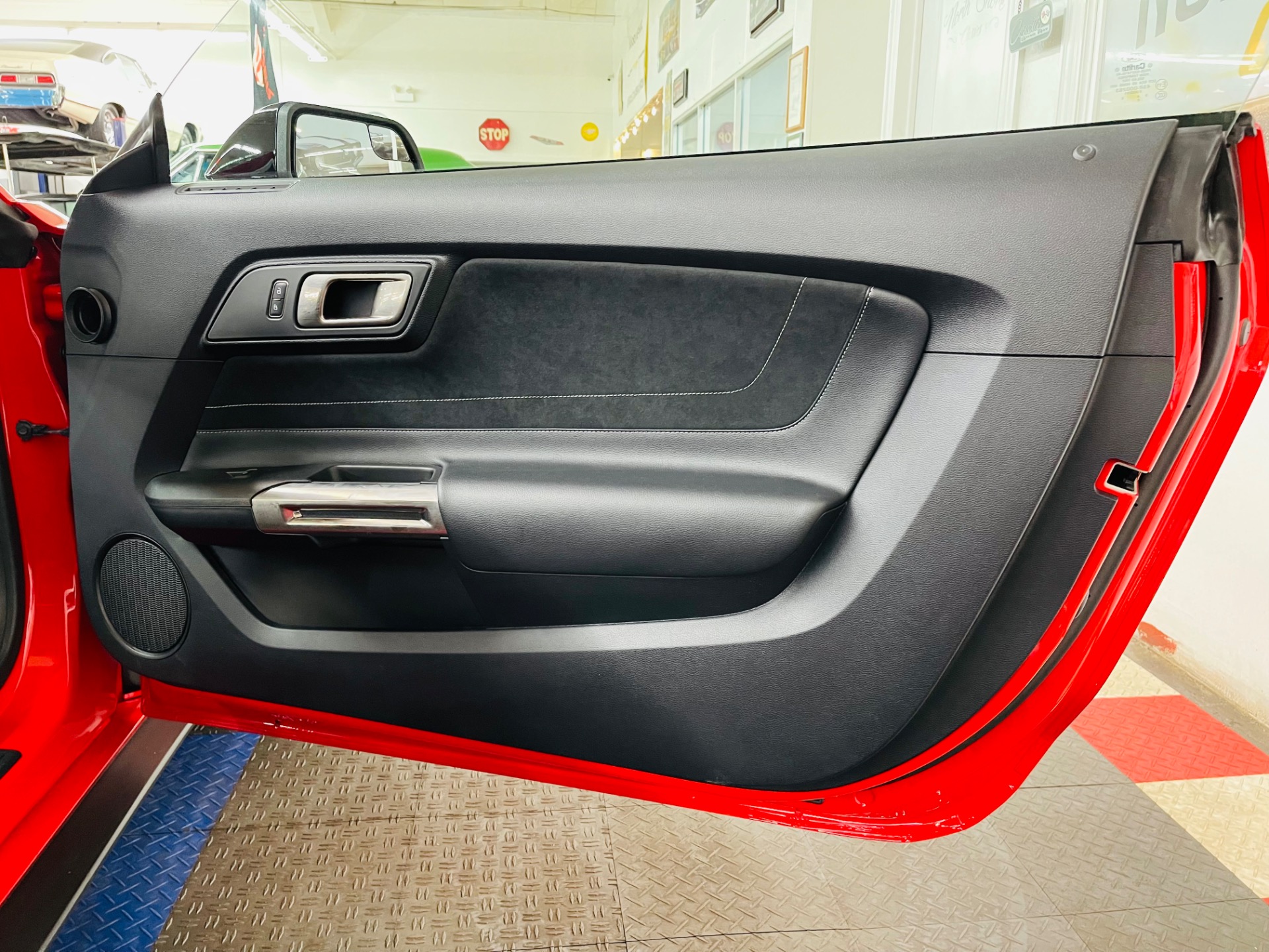 2016 Ford Mustang 45