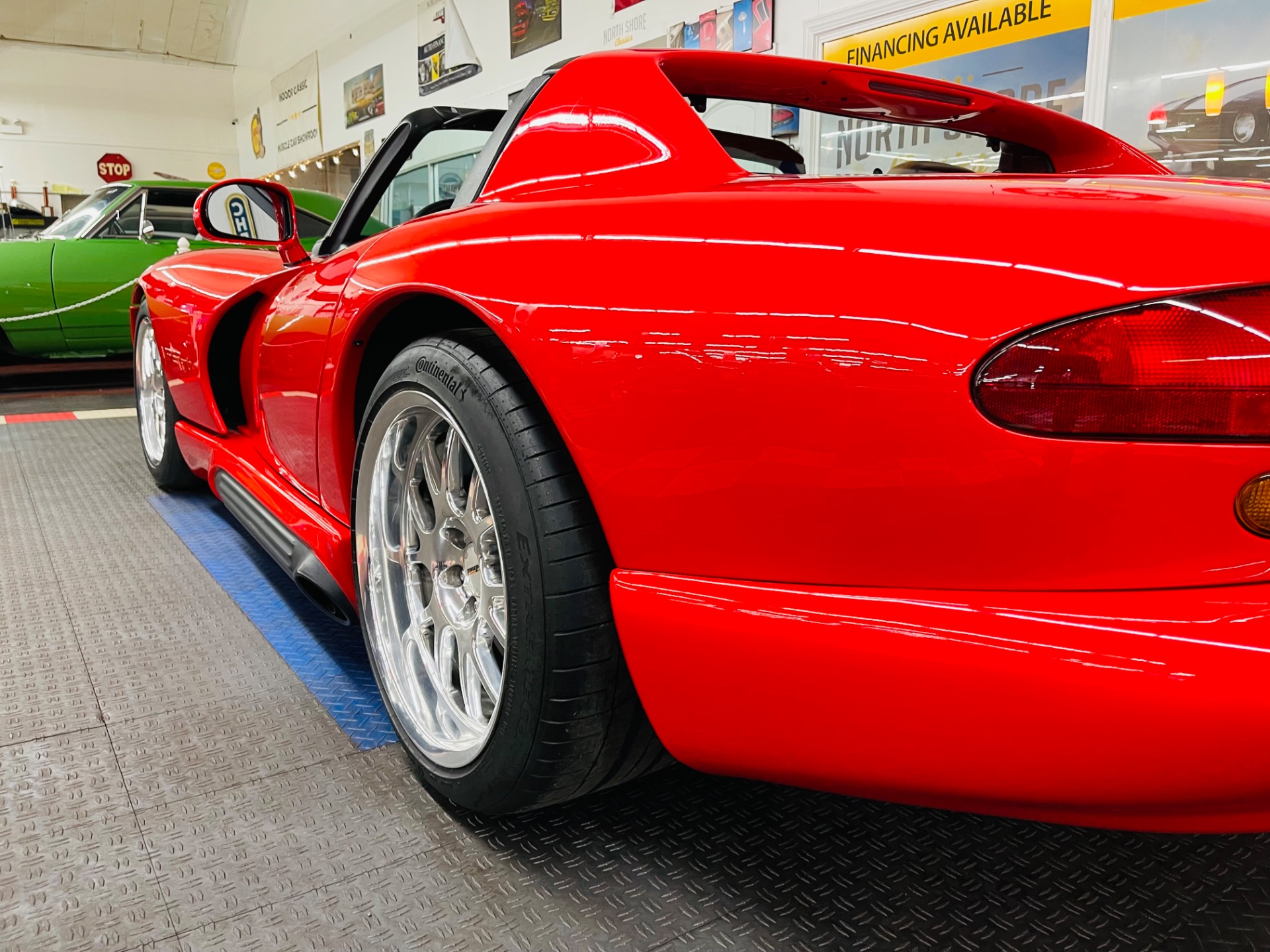 1995 Dodge Viper 26