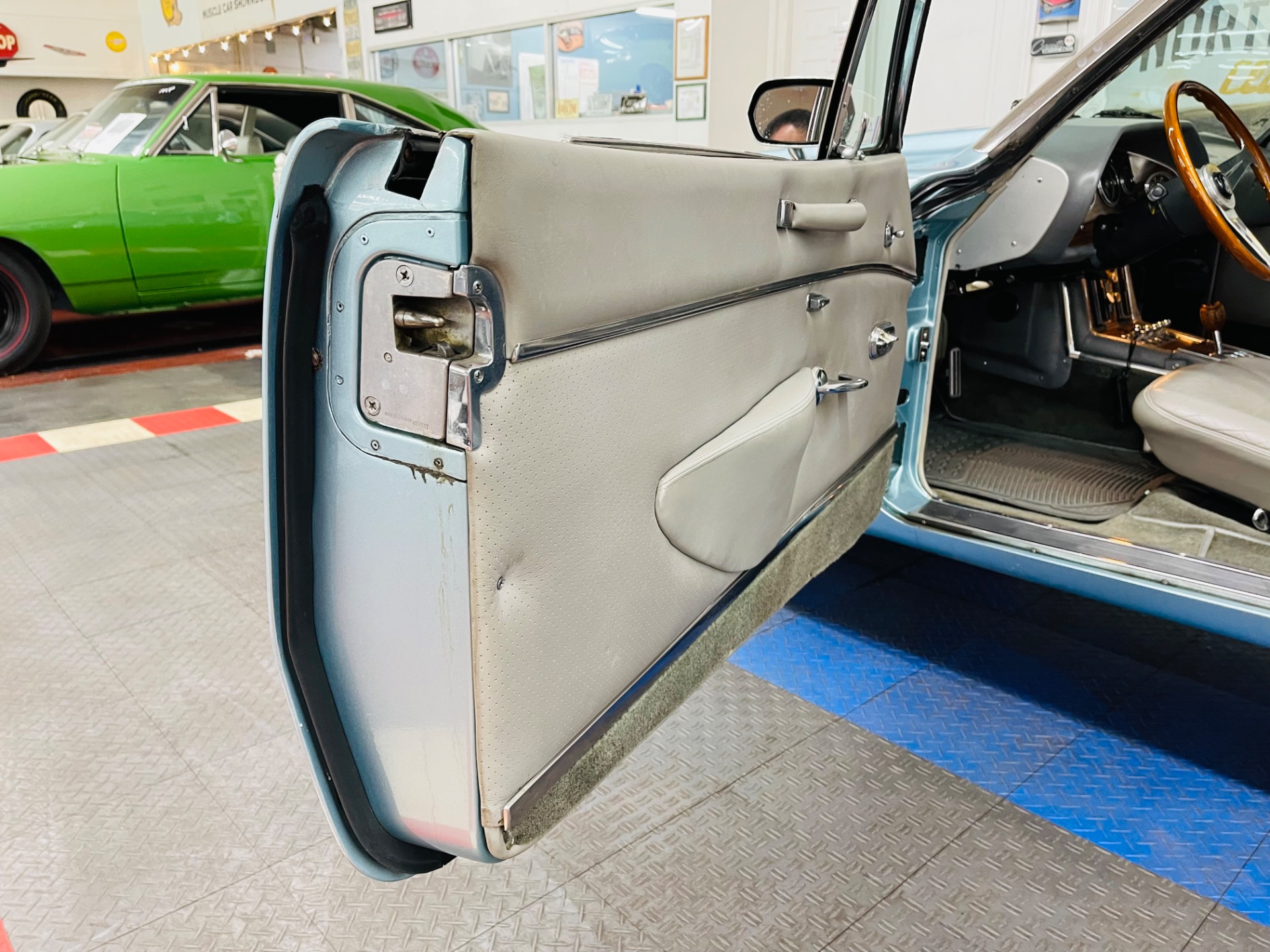 Used 1973 Avanti II - TPI V8 ENGINE - 700R4 TRANS - DRIVES EXCELLENT -SEE VIDEO | Mundelein, IL