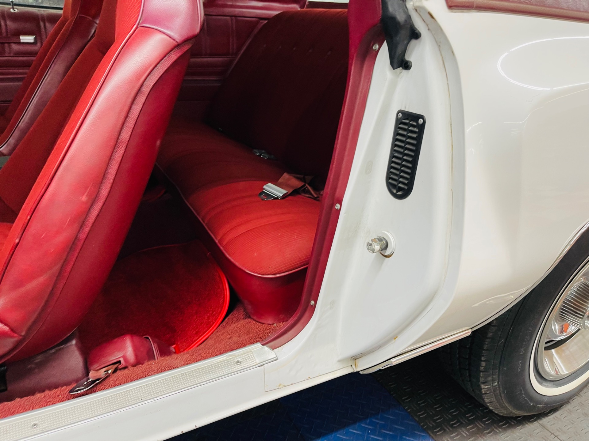 Used 1973 Chevrolet Monte Carlo - GREAT CRUISER -  SWIVEL BUCKETS -SEE VIDEO | Mundelein, IL
