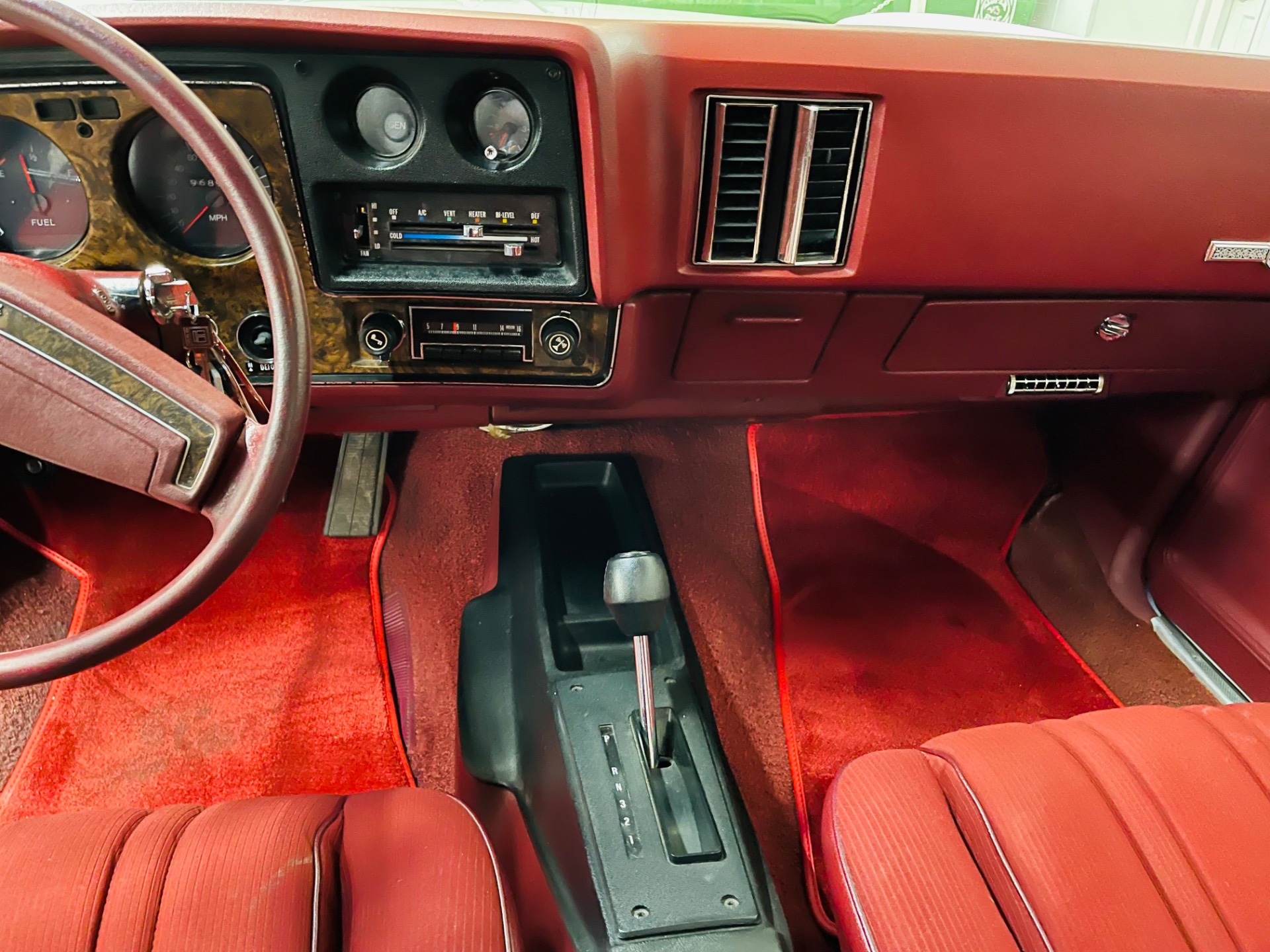 Used 1973 Chevrolet Monte Carlo - GREAT CRUISER -  SWIVEL BUCKETS -SEE VIDEO | Mundelein, IL