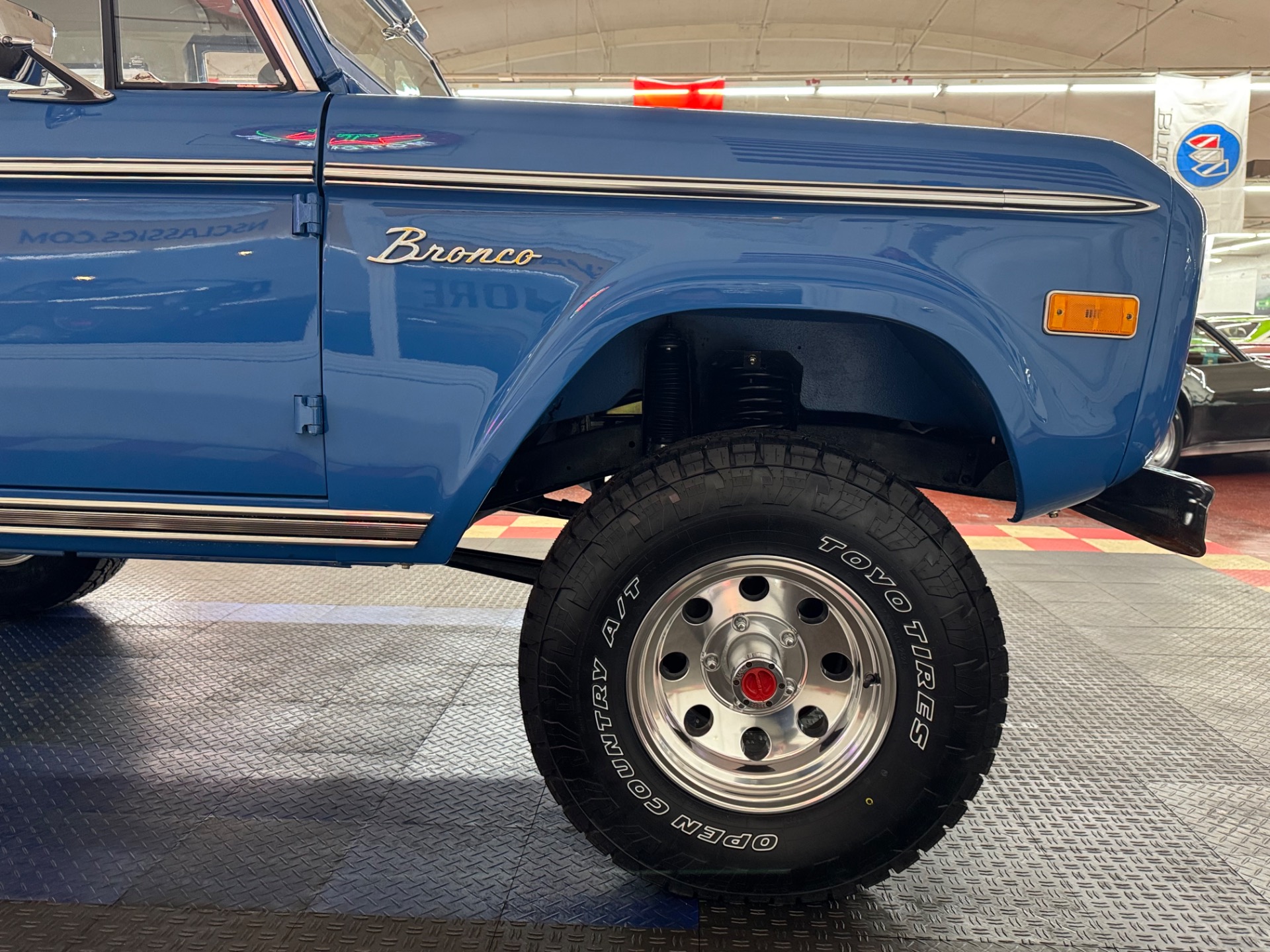 Used 1977 Ford Bronco - SHOW QUALITY PAINT - 302 V8 ENGINE - MANUAL TRANS -SEE VIDEO | St. Petersburg, FL