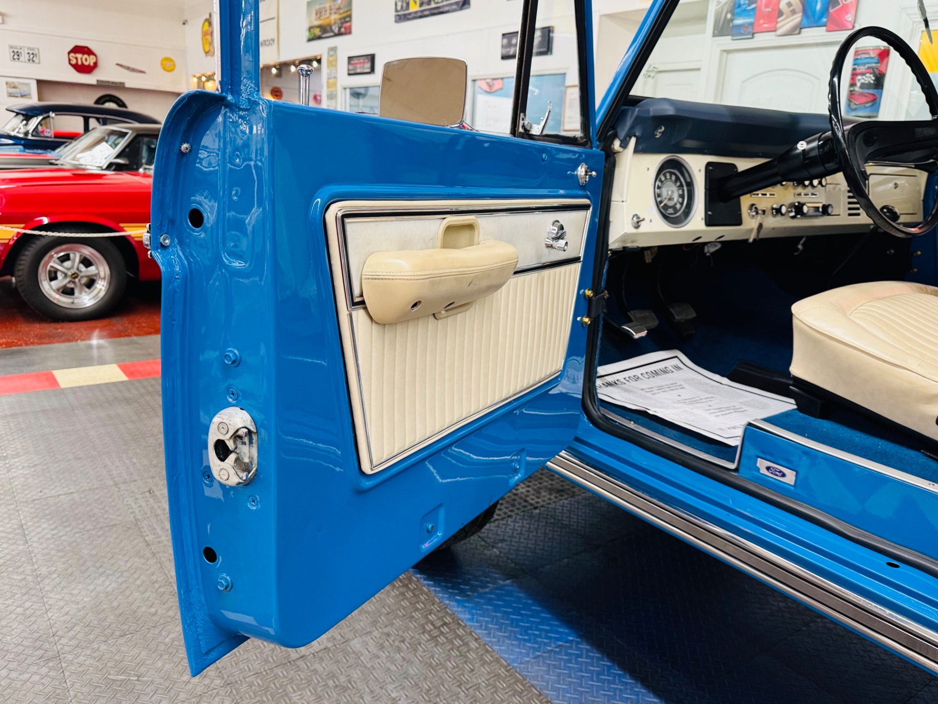 Used 1977 Ford Bronco - SHOW QUALITY PAINT - 302 V8 ENGINE - MANUAL TRANS -SEE VIDEO | St. Petersburg, FL