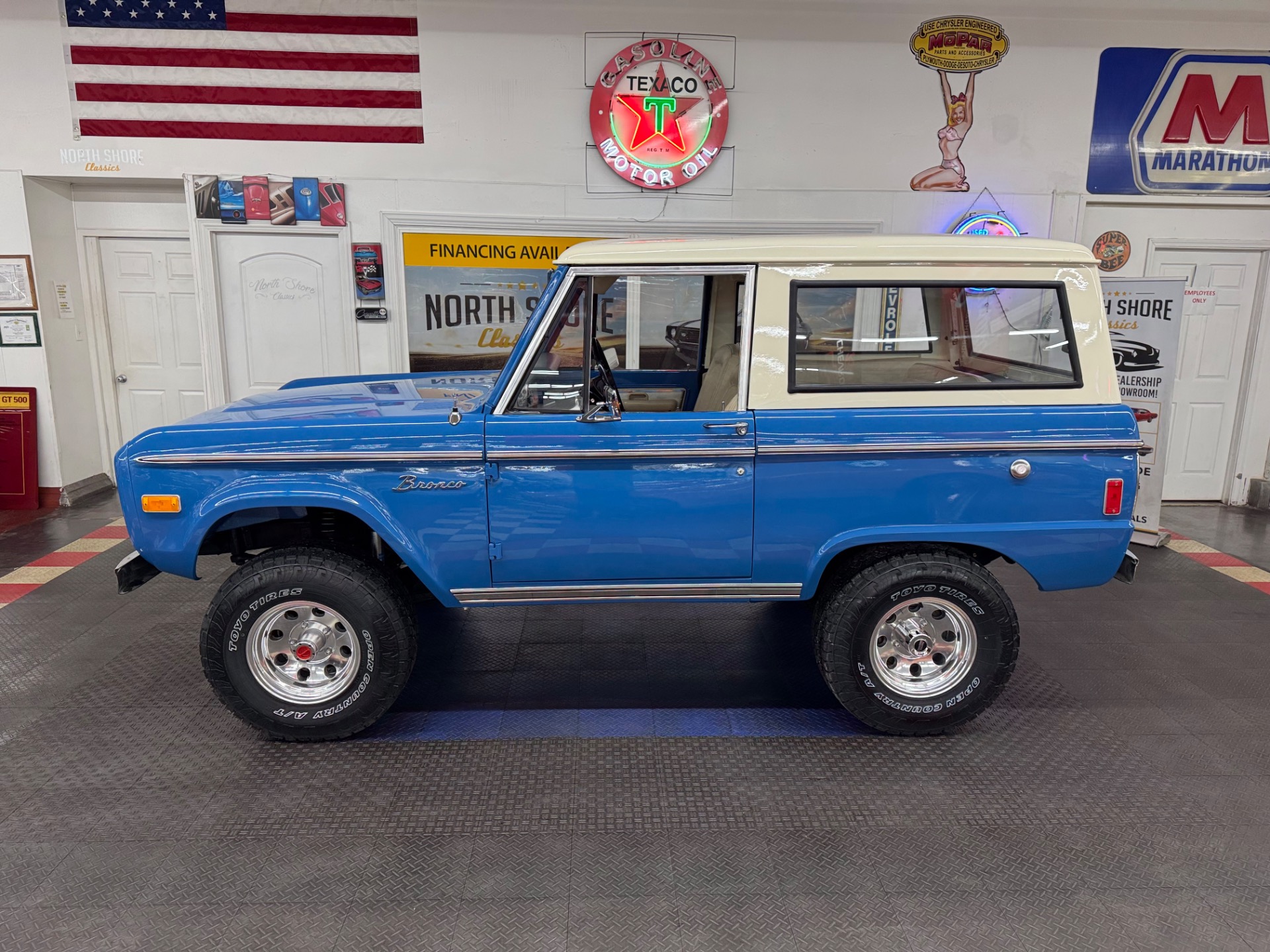 Used 1977 Ford Bronco - SHOW QUALITY PAINT - 302 V8 ENGINE - MANUAL TRANS -SEE VIDEO | St. Petersburg, FL