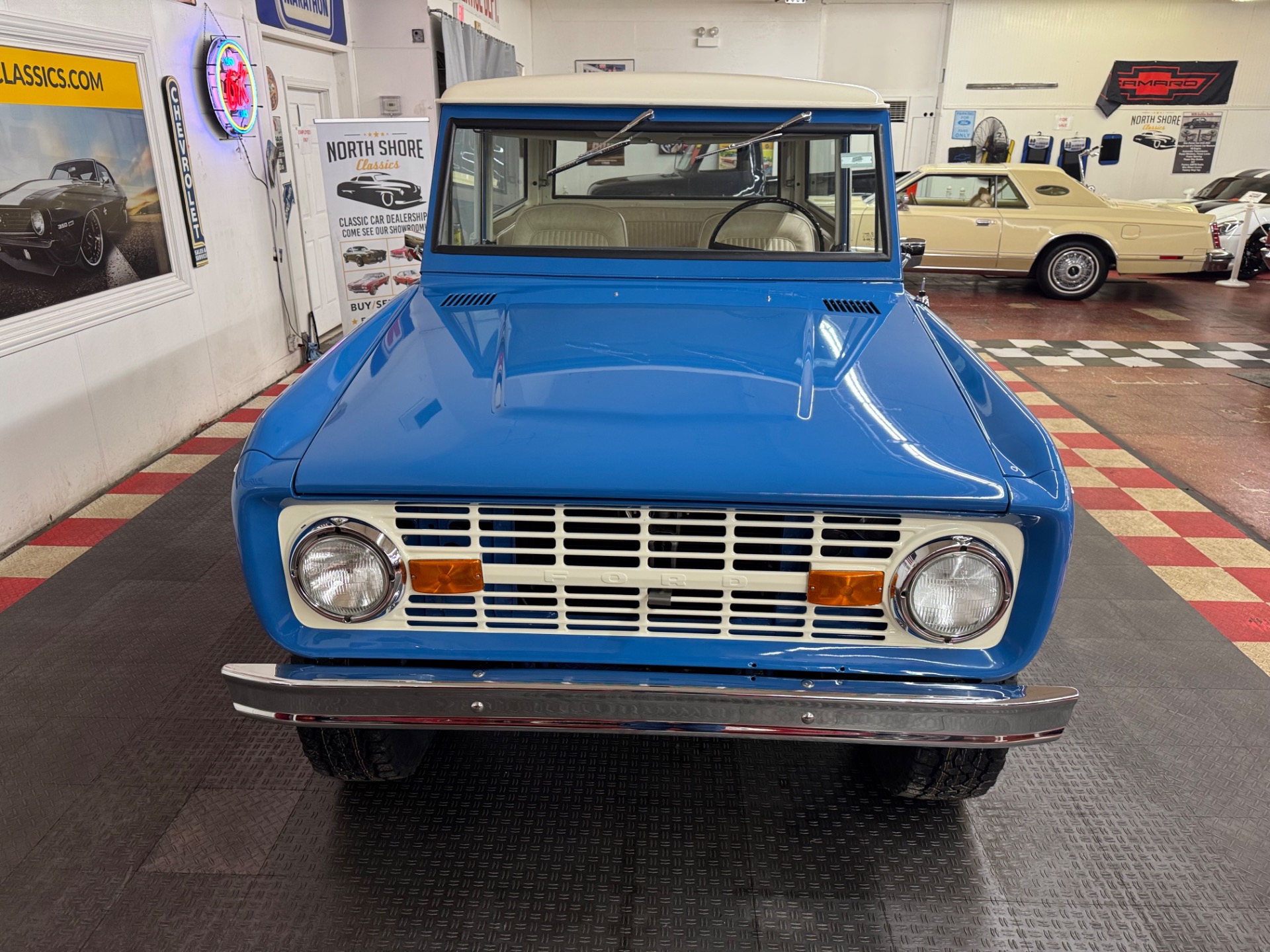 Used 1977 Ford Bronco - SHOW QUALITY PAINT - 302 V8 ENGINE - MANUAL TRANS -SEE VIDEO | St. Petersburg, FL