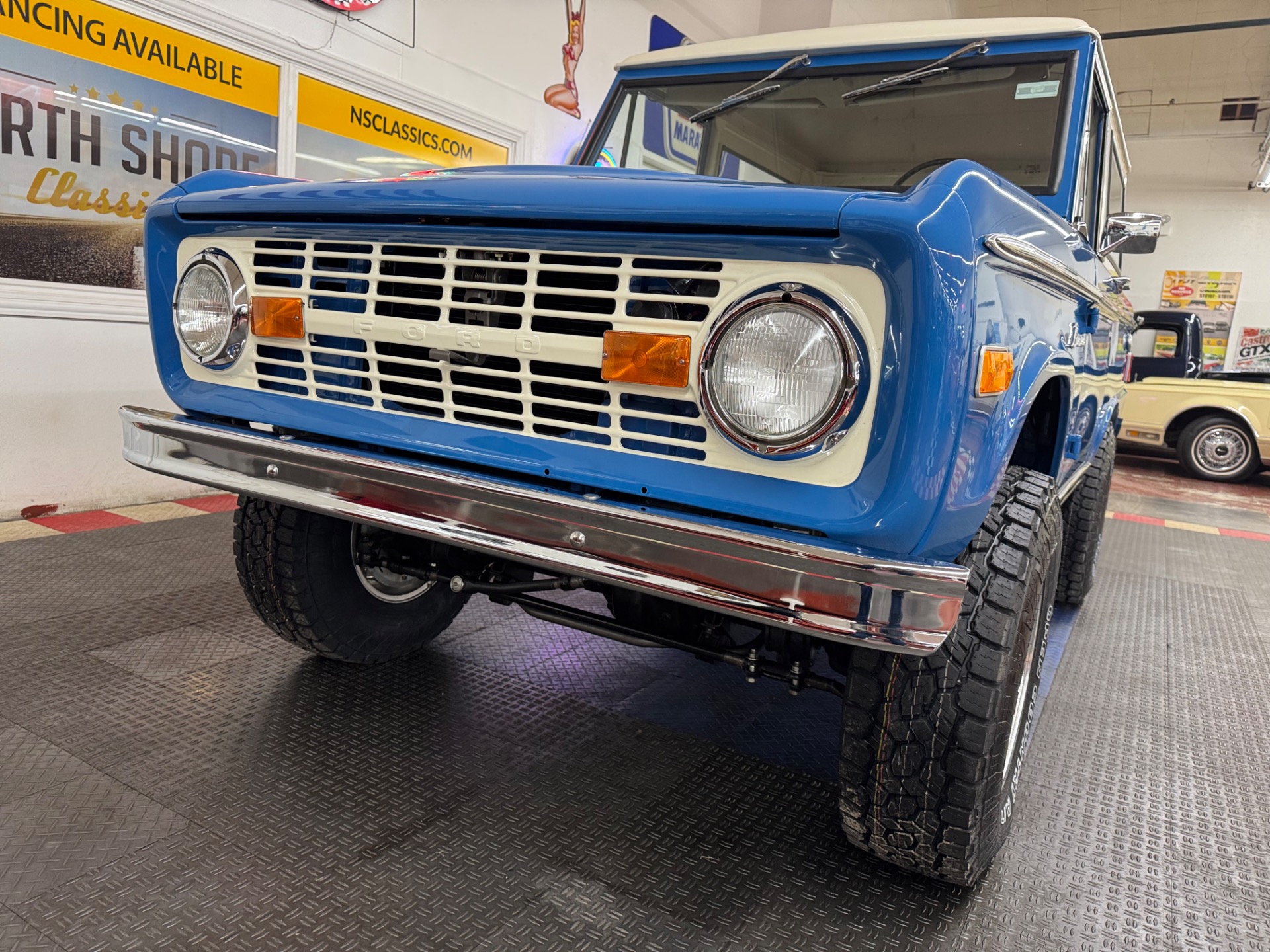 Used 1977 Ford Bronco - SHOW QUALITY PAINT - 302 V8 ENGINE - MANUAL TRANS -SEE VIDEO | St. Petersburg, FL