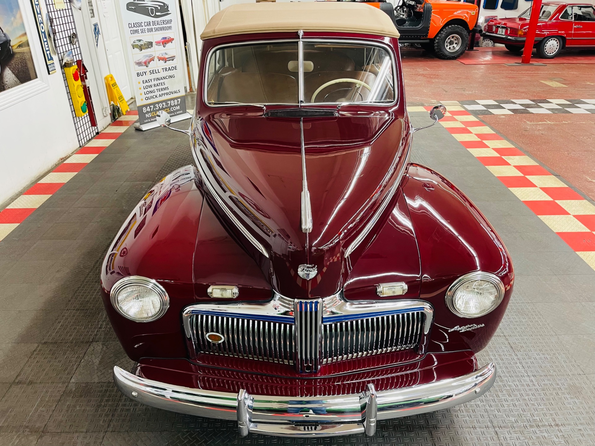 1942 Ford Deluxe 6