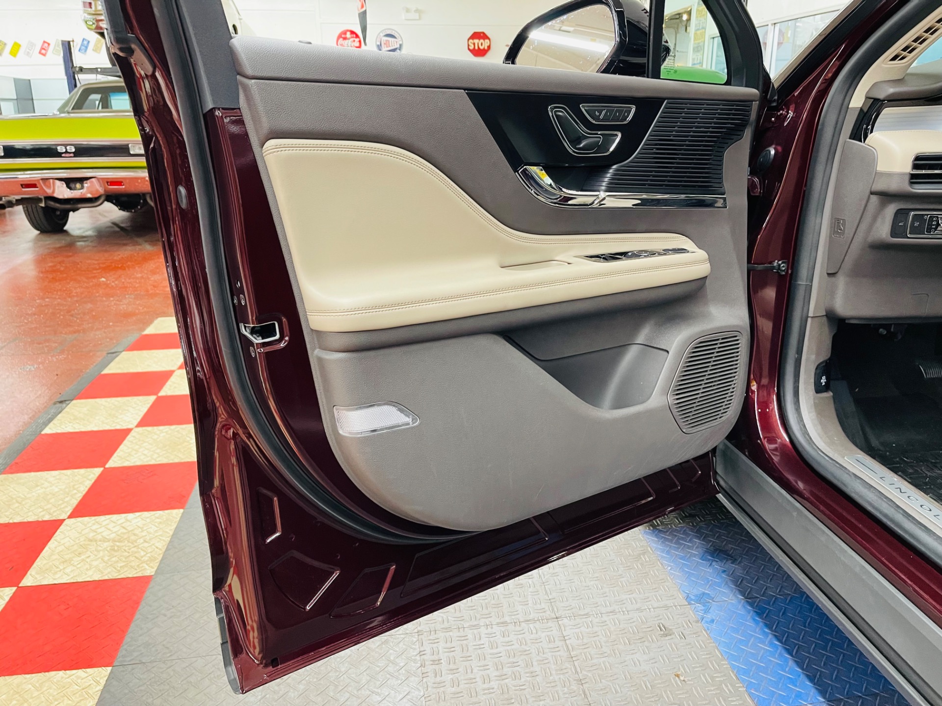 Used 2020 Lincoln Corsair Standard Low Miles 6k- SEE VIDEO | Mundelein, IL