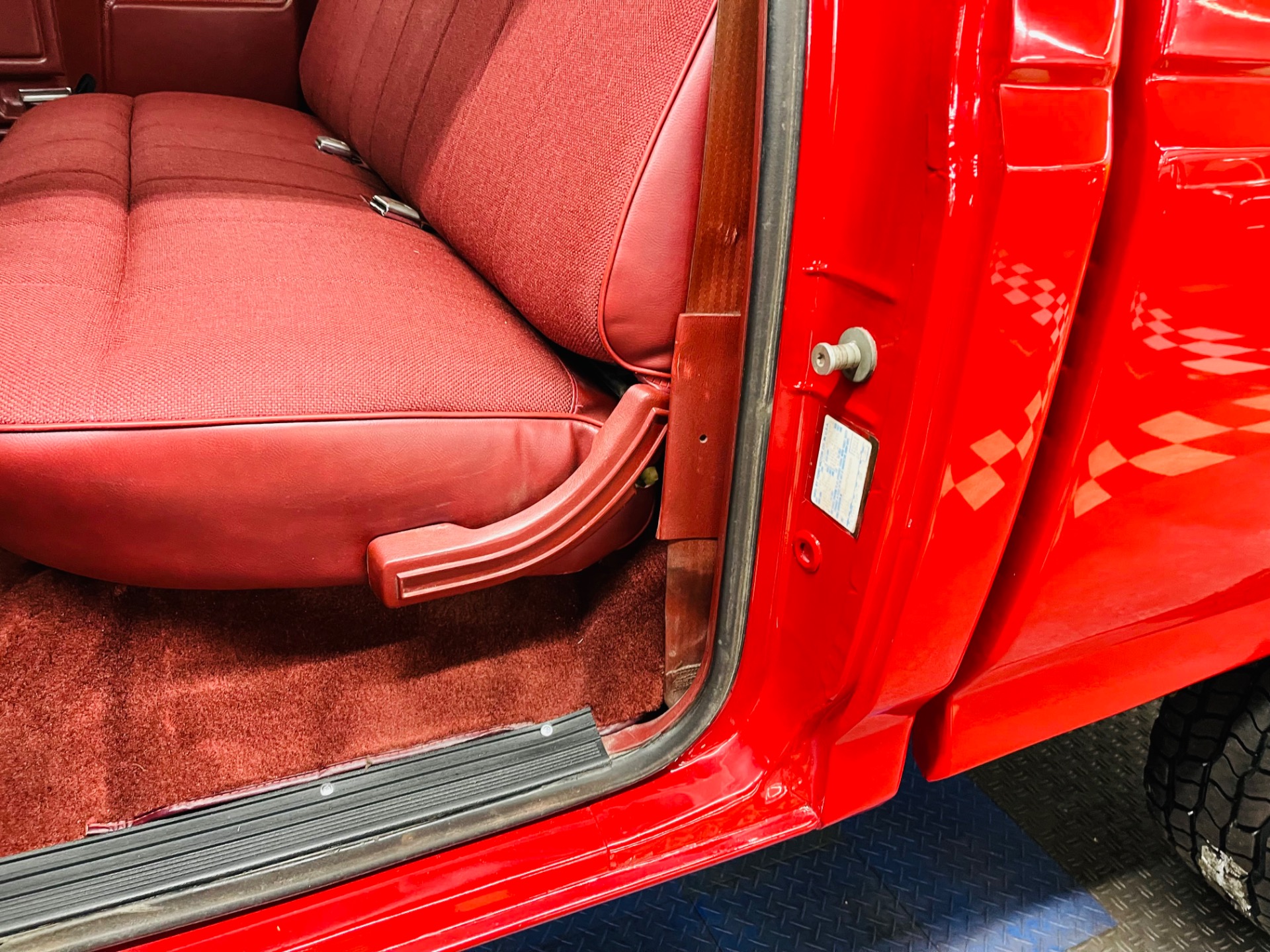 Used 1985 Ford F-150 - LARIAT XLT - LIFTED 4X4 - SEE VIDEO | Mundelein, IL