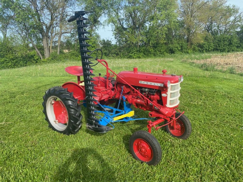 Used 1960 International McCORMICK FARMALL - CUB - VINTAGE TRACTOR - | St. Petersburg, FL