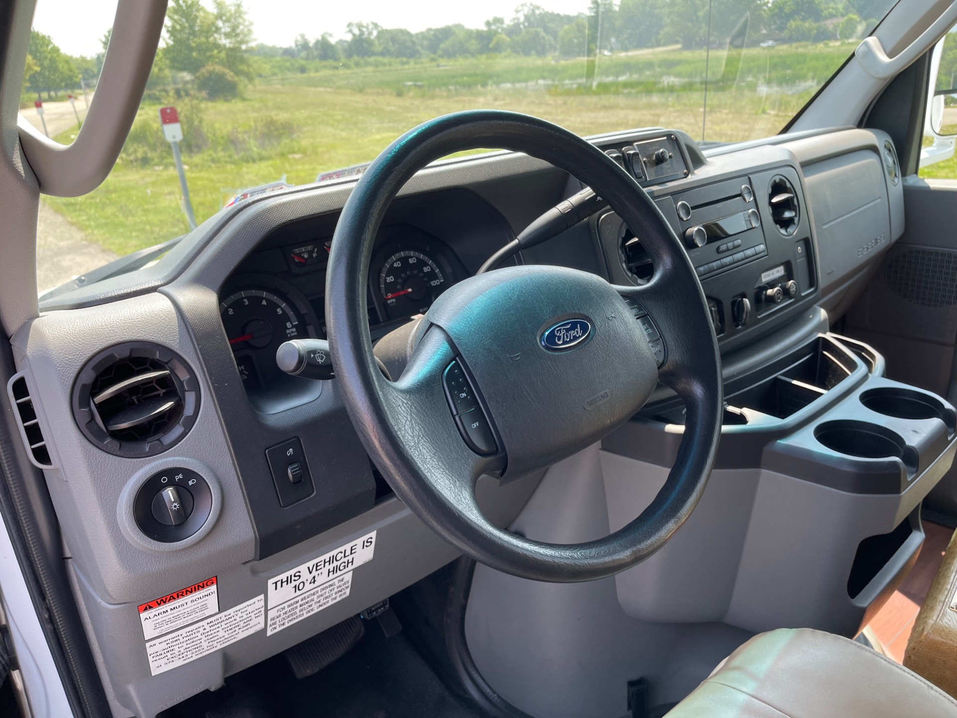 Used 2015 Ford E 450 - LIMO SHUTTLE BUS - 9 PASSENGER - VERY CLEAN - | St. Petersburg, FL