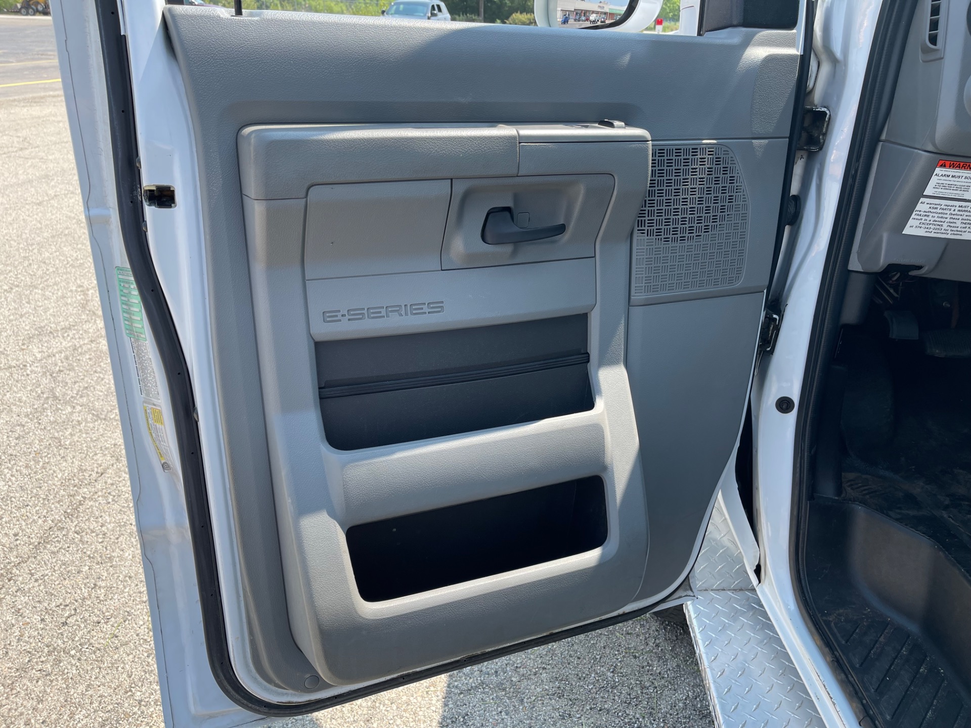 Used 2015 Ford E 450 - LIMO SHUTTLE BUS - 9 PASSENGER - VERY CLEAN - | St. Petersburg, FL