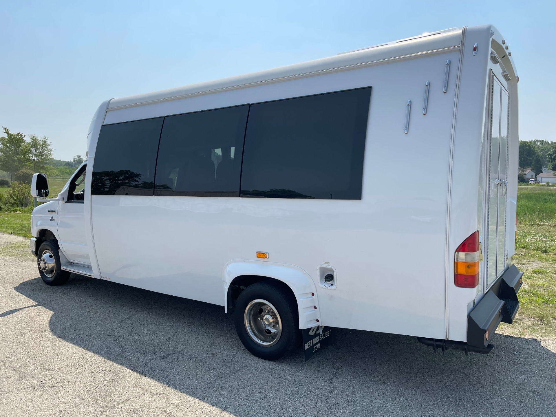 Used 2015 Ford E 450 - LIMO SHUTTLE BUS - 9 PASSENGER - VERY CLEAN - | St. Petersburg, FL