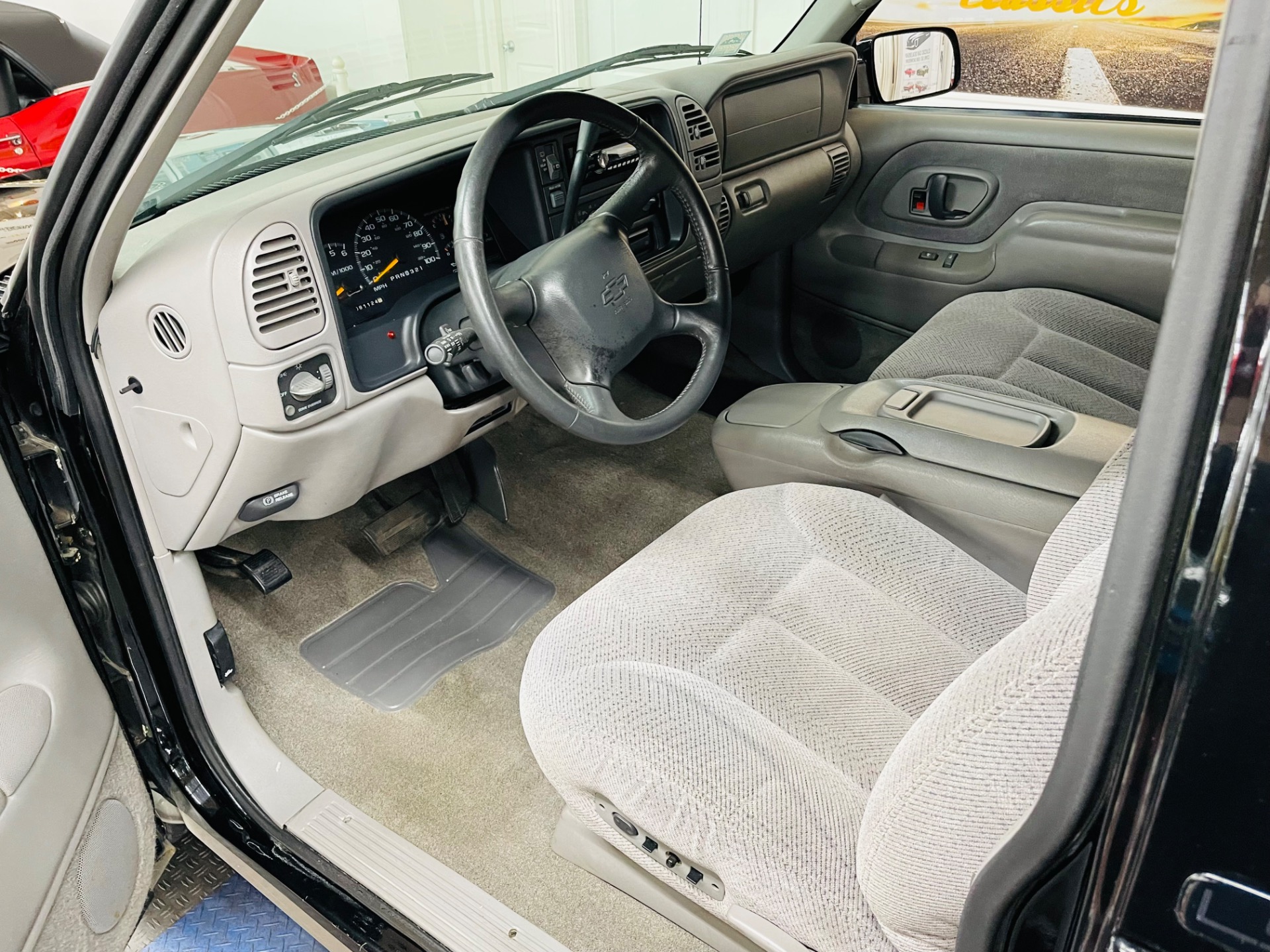Used 1998 Chevrolet Tahoe - 2 DOOR - 4 WHEEL DRIVE - LOW MILES -SEE VIDEO | Mundelein, IL