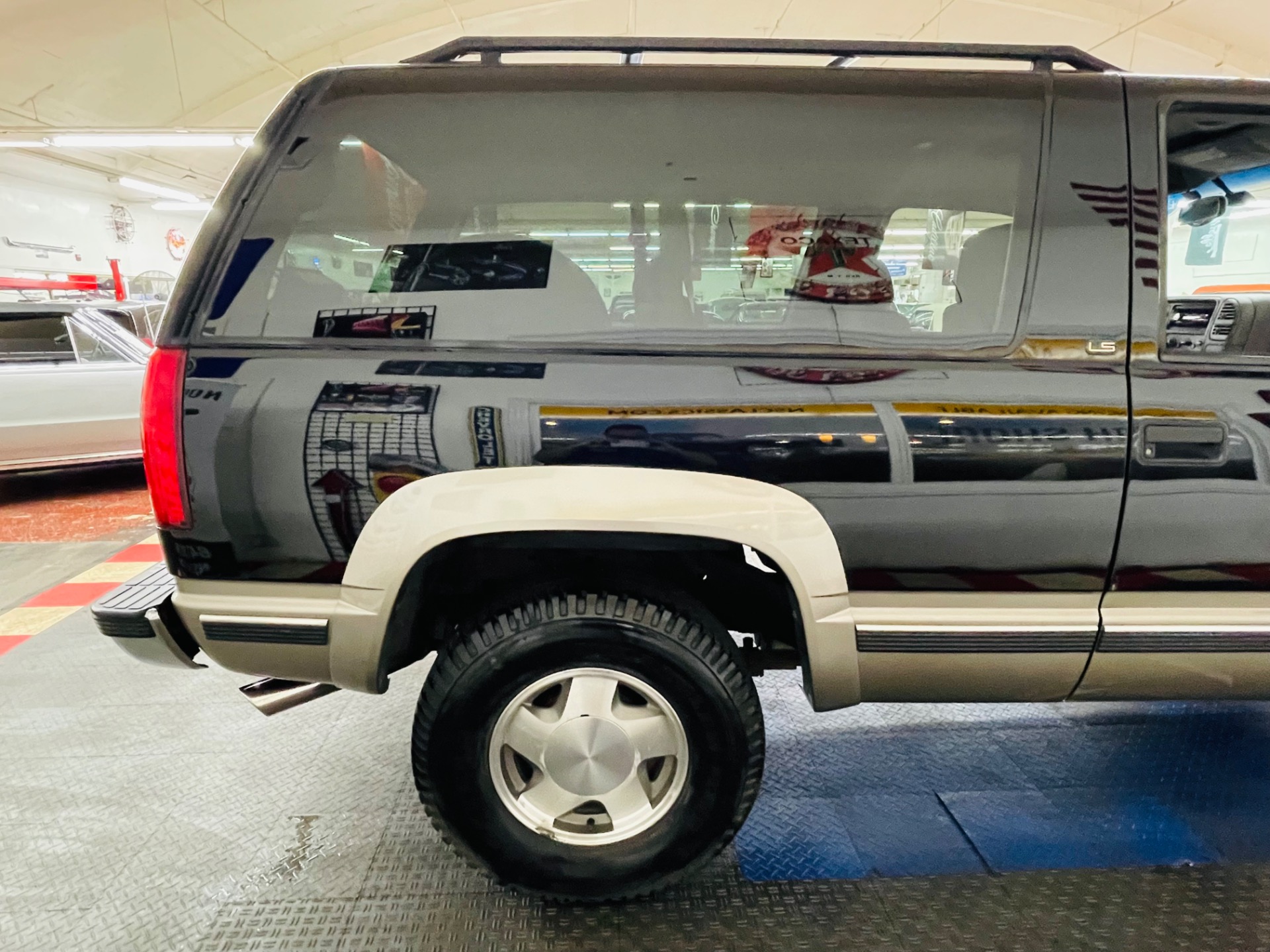 Used 1998 Chevrolet Tahoe - 2 DOOR - 4 WHEEL DRIVE - LOW MILES -SEE VIDEO | Mundelein, IL