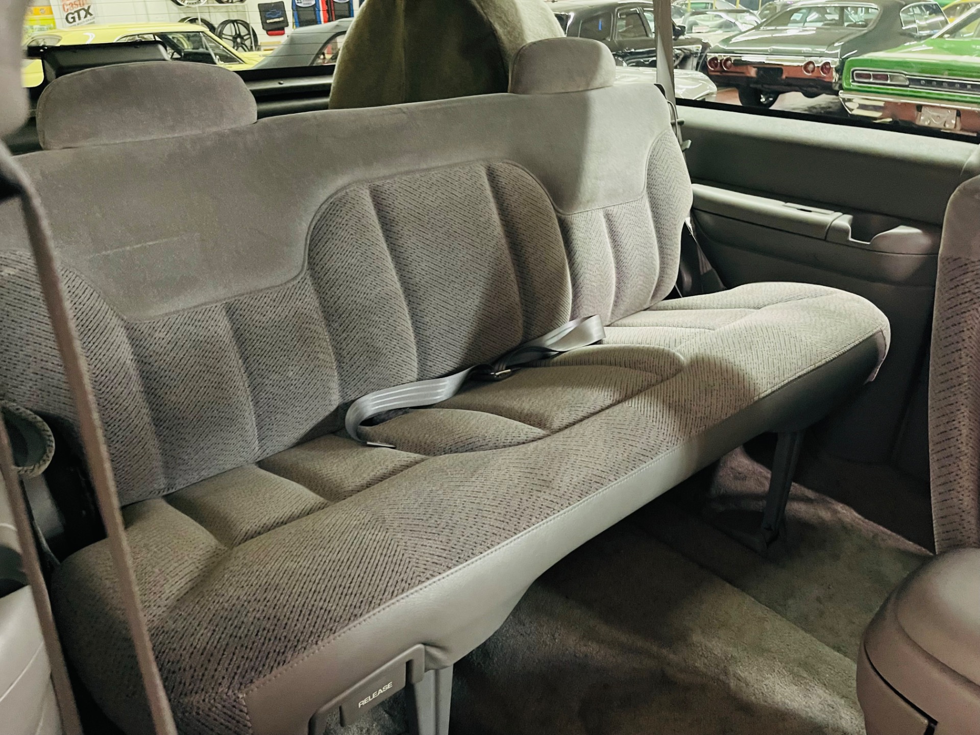 Used 1998 Chevrolet Tahoe - 2 DOOR - 4 WHEEL DRIVE - LOW MILES -SEE VIDEO | Mundelein, IL