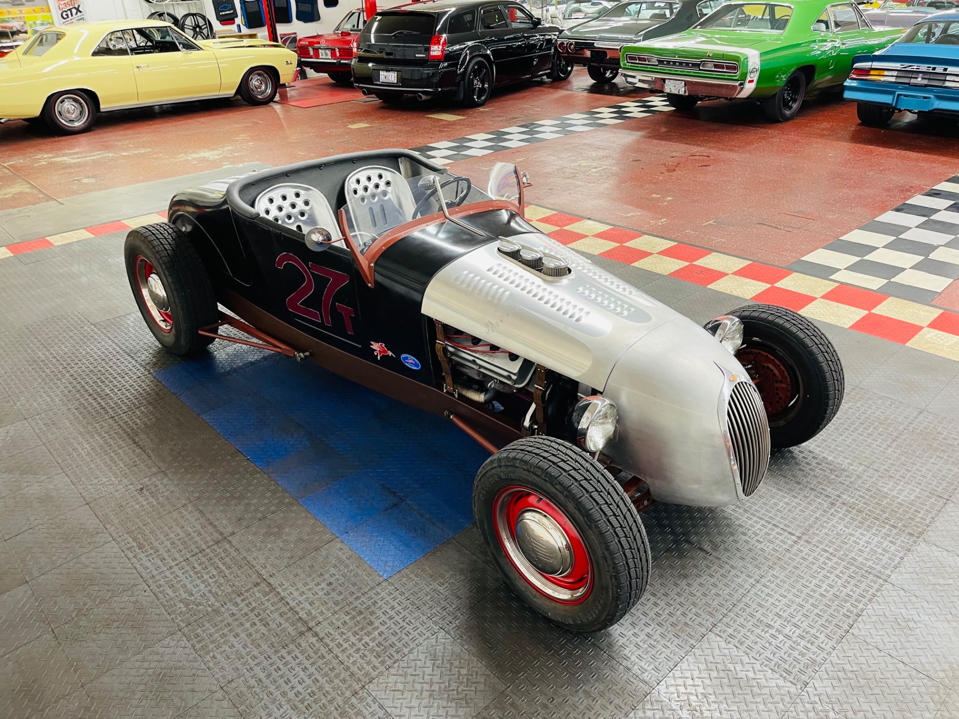 1927 Ford Roadster 29