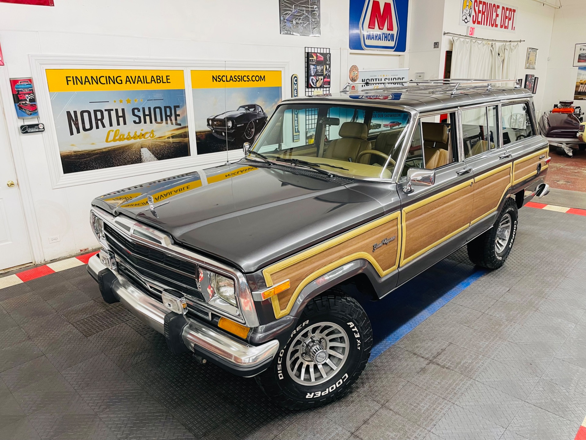 1987 Jeep Grand Wagoneer 1