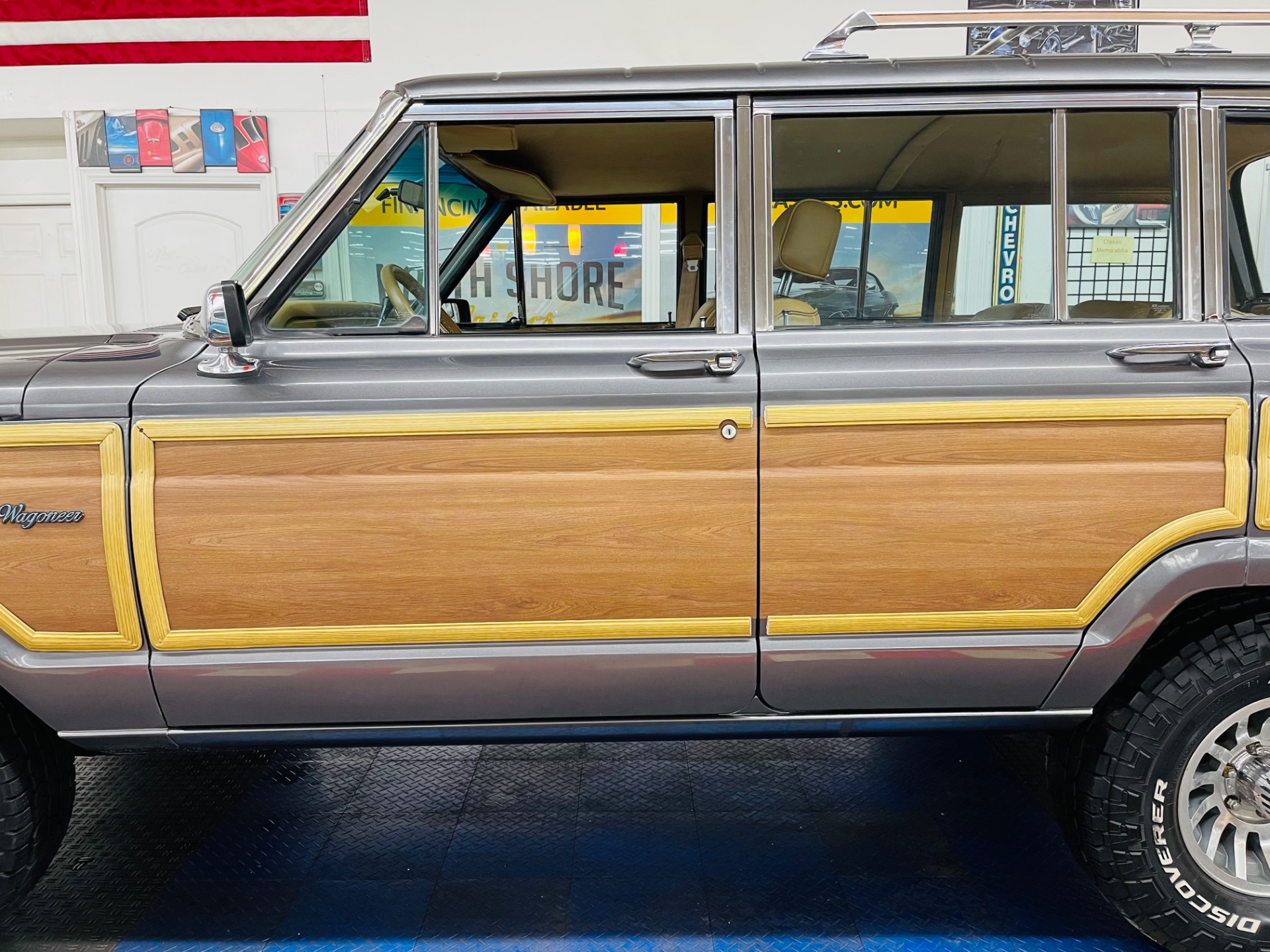 1987 Jeep Grand Wagoneer 22