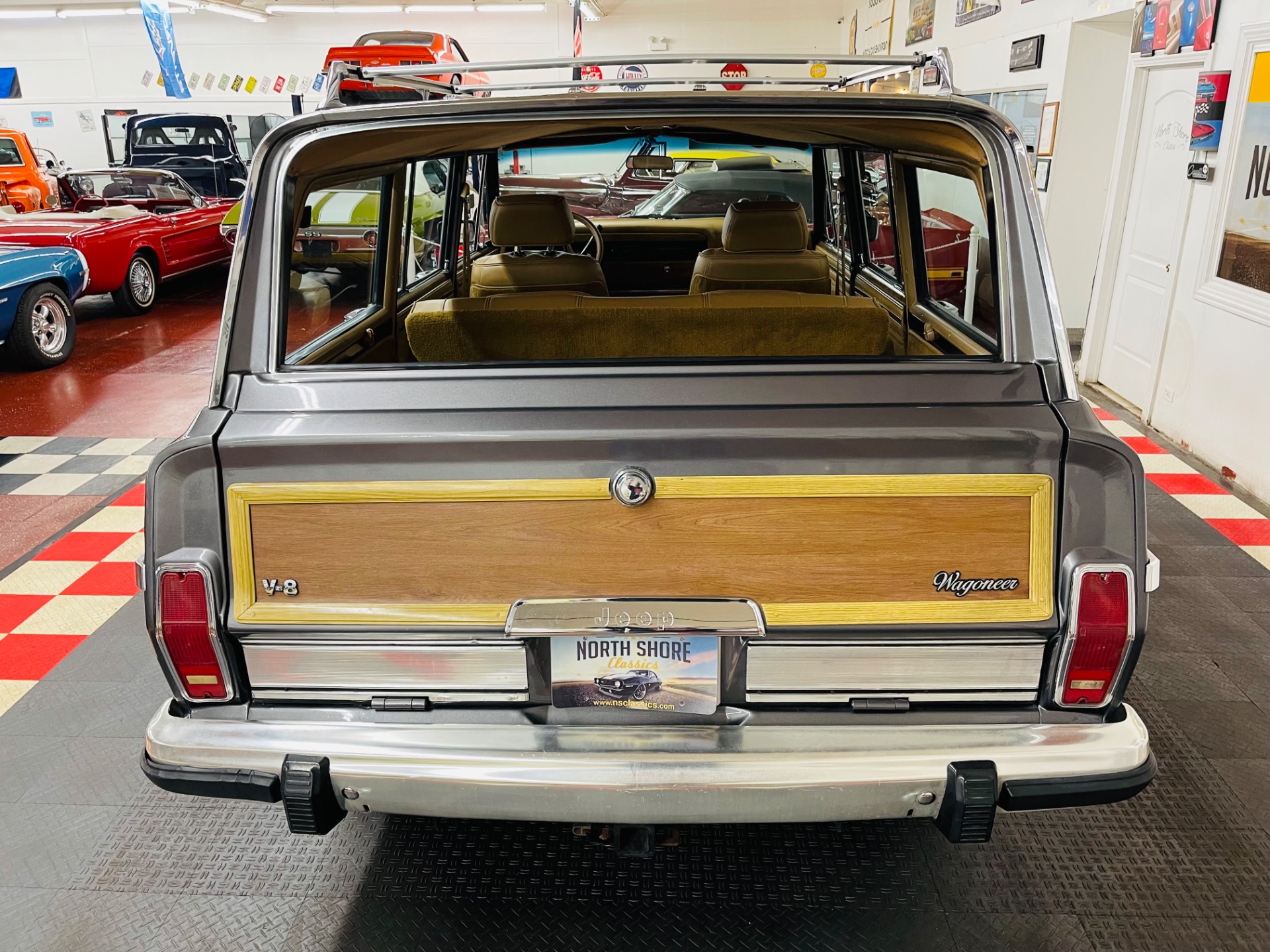 1987 Jeep Grand Wagoneer 9