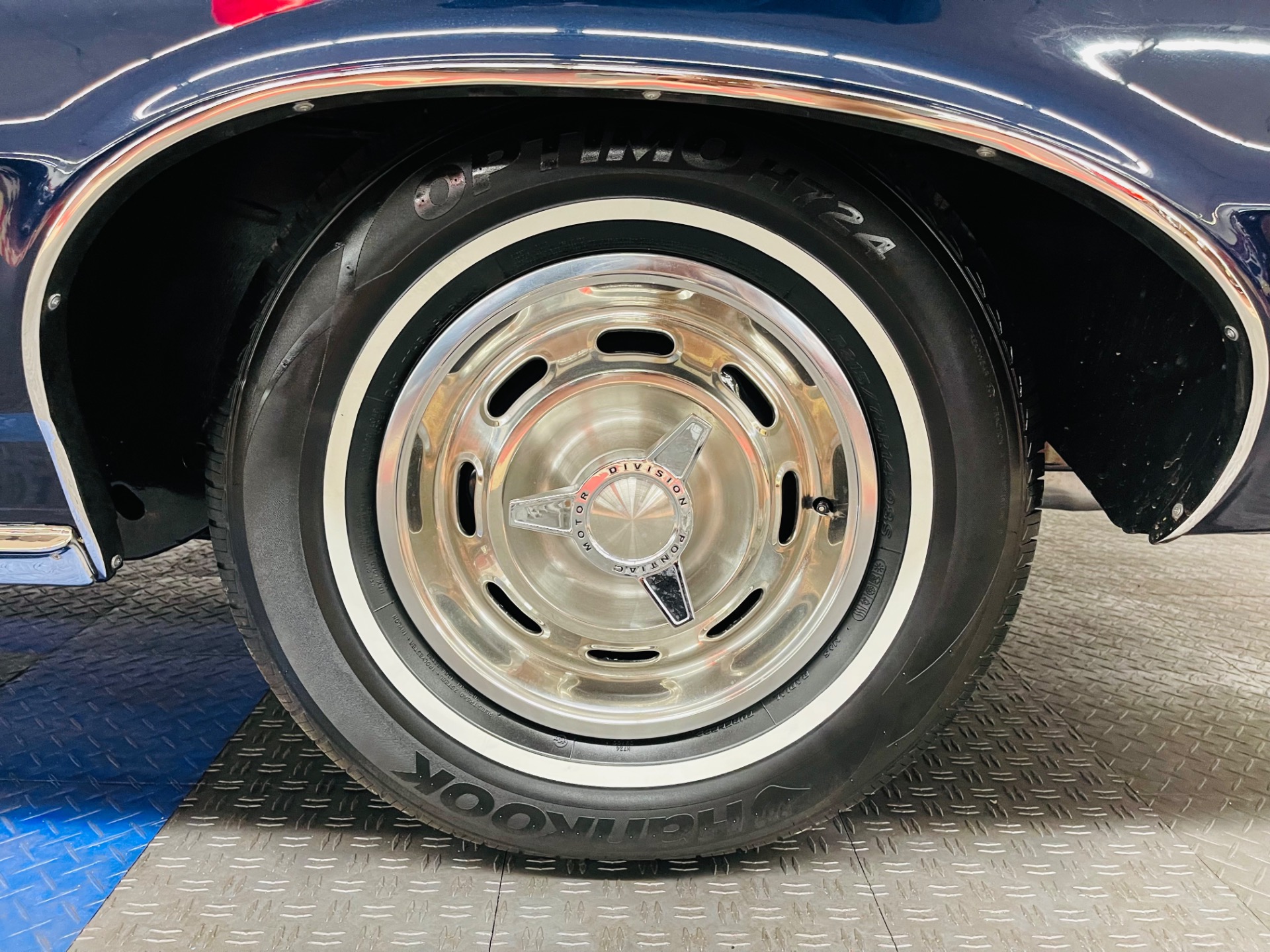 Used 1964 Pontiac LeMans - CONCOURSE GOLD LEVEL RESTORATION -SEE VIDEO | Mundelein, IL