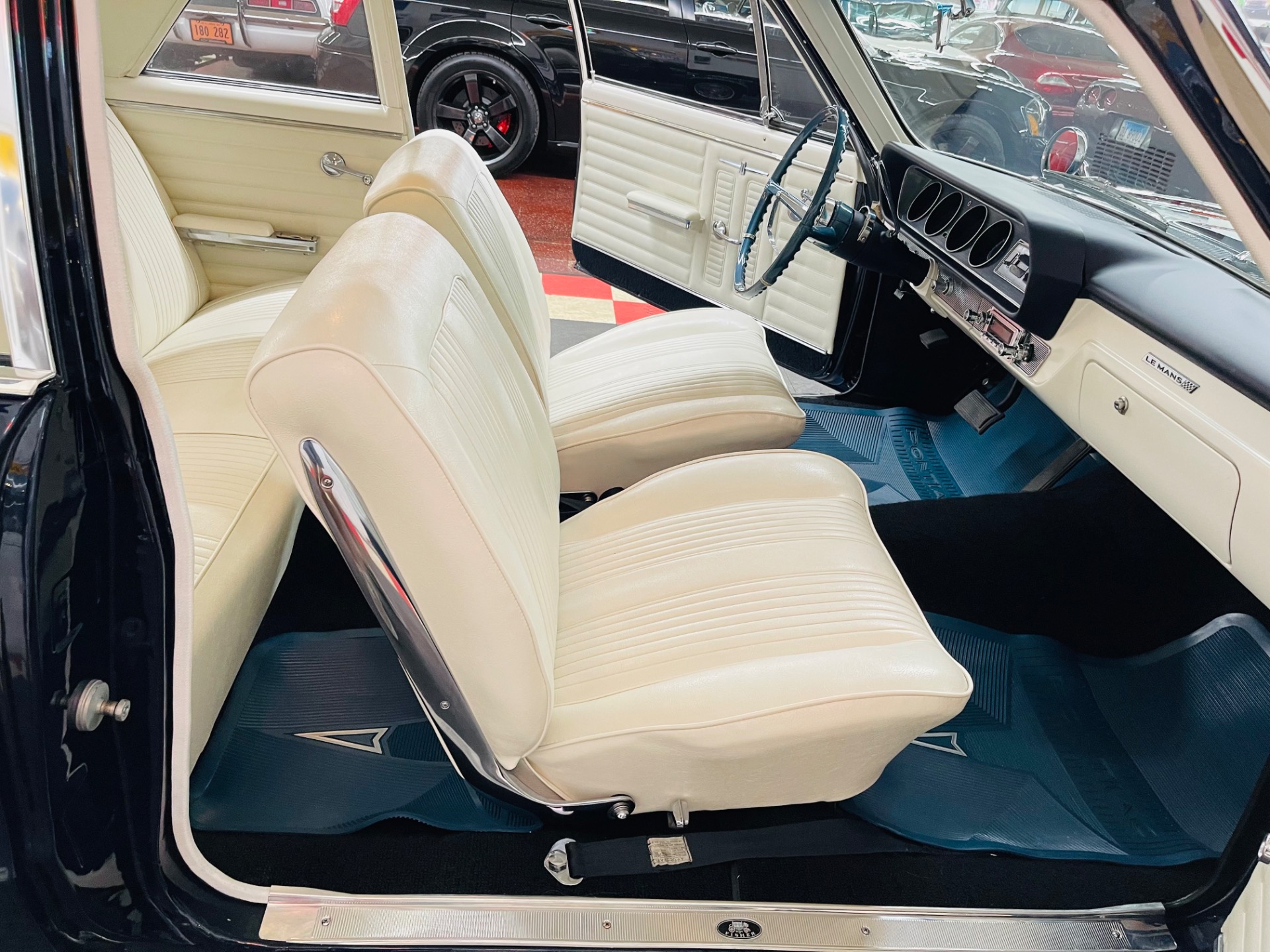 Used 1964 Pontiac LeMans - CONCOURSE GOLD LEVEL RESTORATION -SEE VIDEO | Mundelein, IL