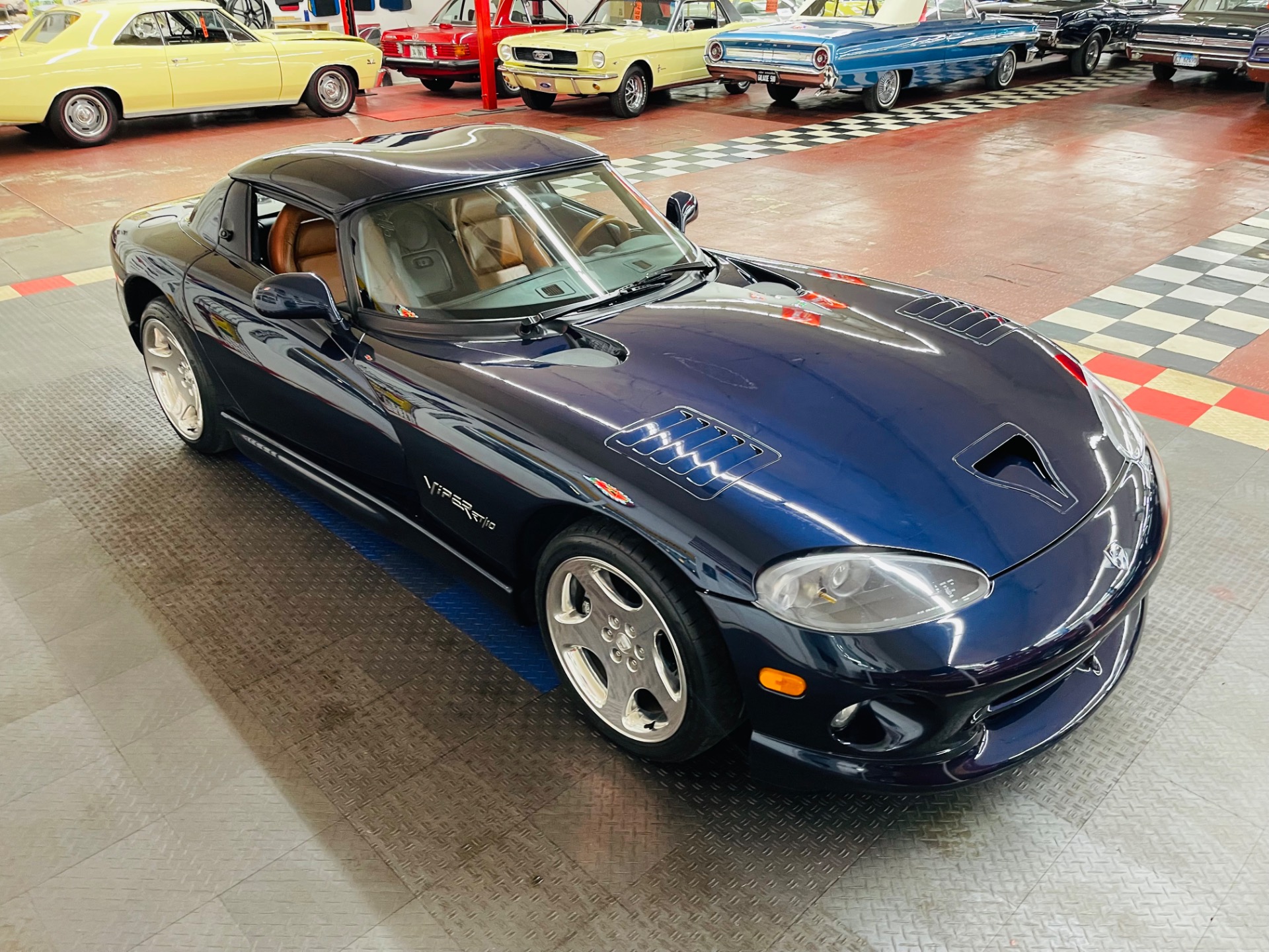 Used 2001 Dodge Viper RT/10 Super Low Miles Rare Color Combo | Mundelein, IL