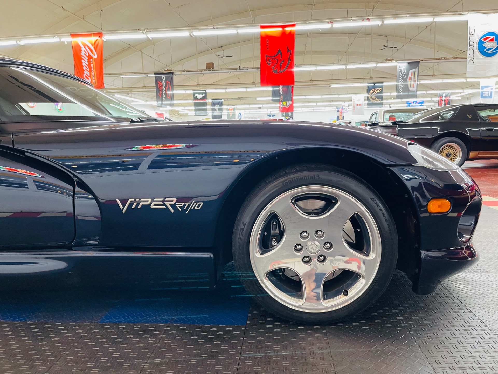 Used 2001 Dodge Viper RT/10 Super Low Miles Rare Color Combo | Mundelein, IL
