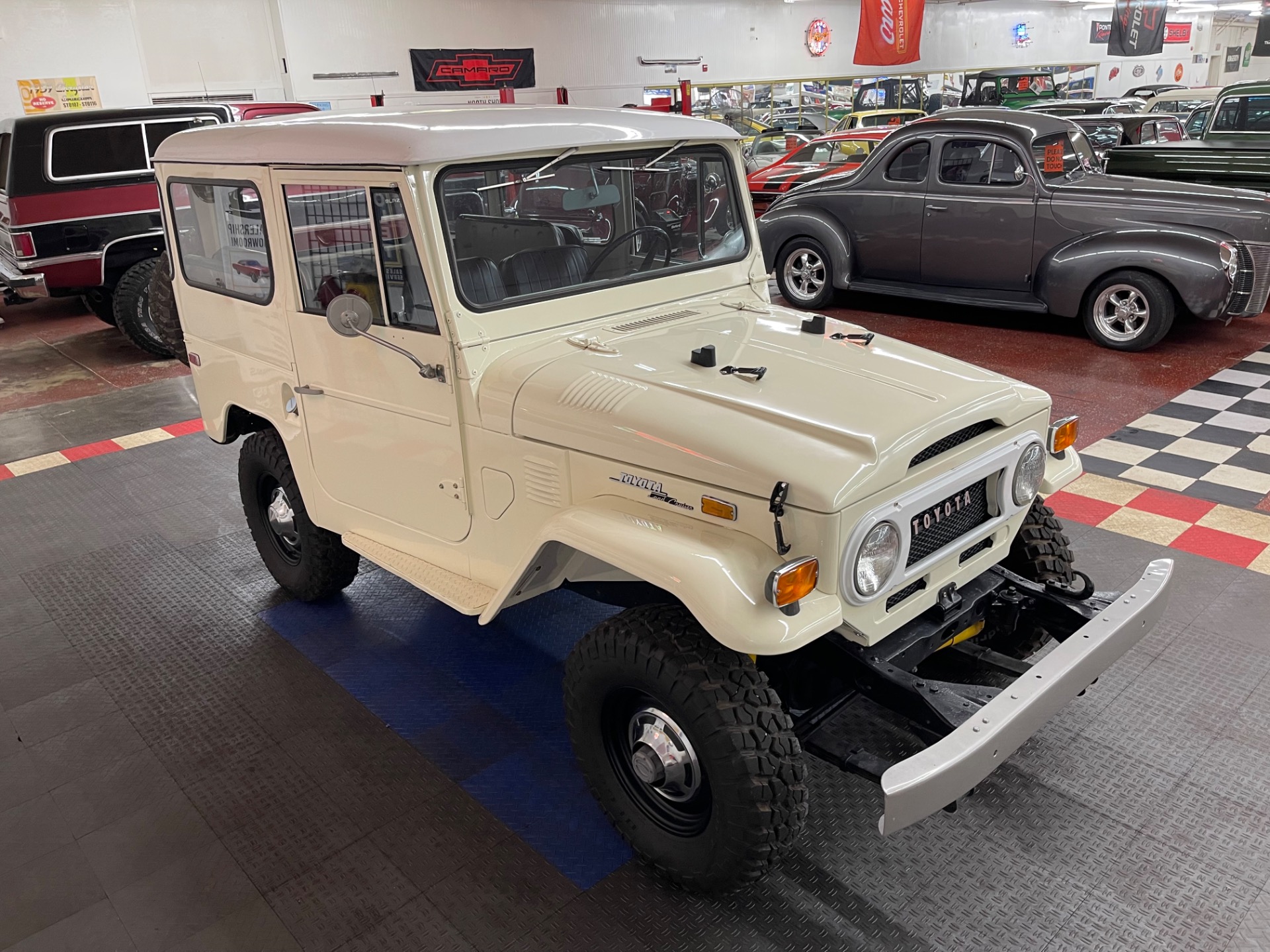 1972 Toyota FJ 40 17