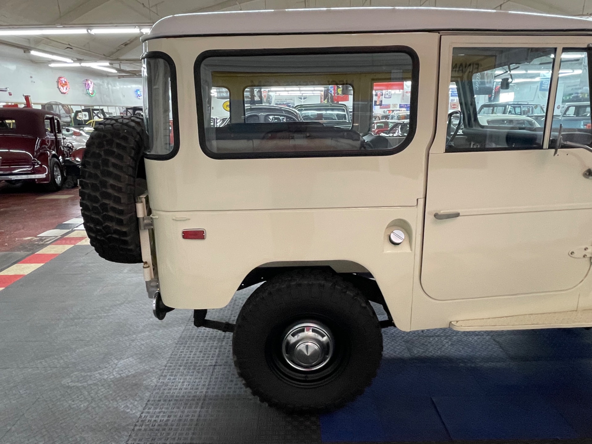 1972 Toyota FJ 40 24