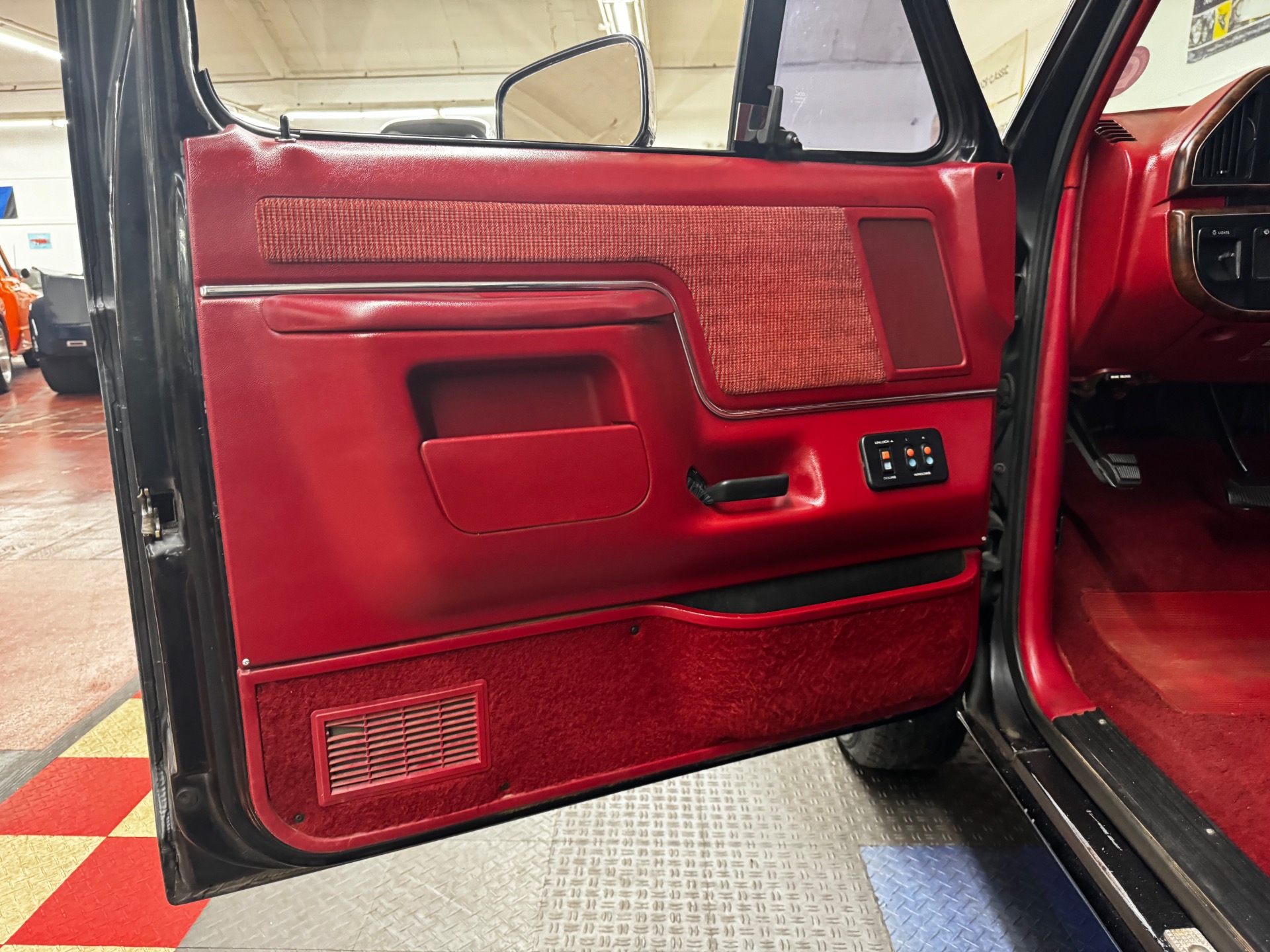 Used 1989 Ford F-150 - CLEAN SOUTHERN TRUCK - 4 WHEEL DRIVE -SEE VIDEO | Mundelein, IL