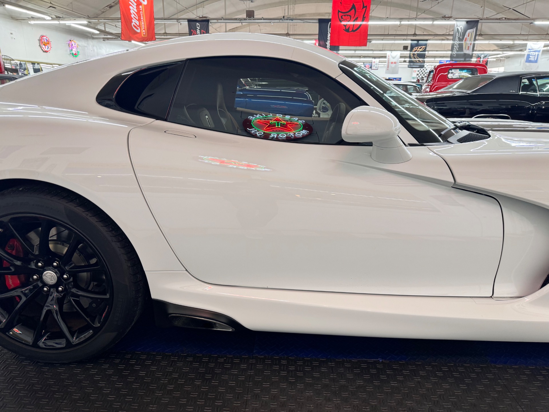 2014 Dodge SRT Viper 27