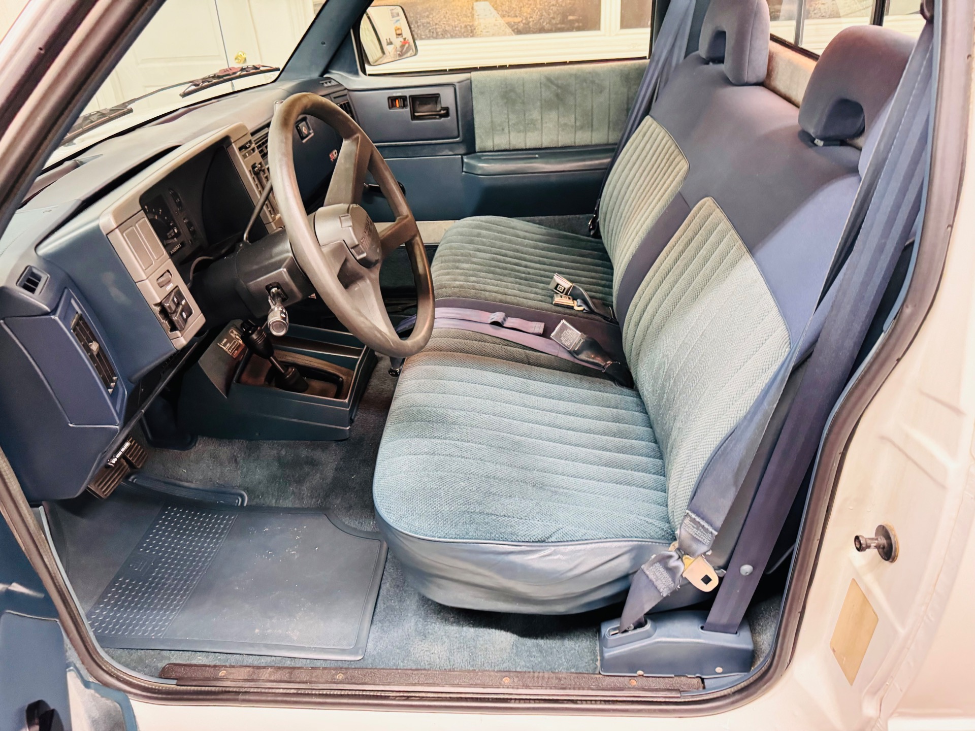 Used 1993 Chevrolet S-10 - 4.3L ENGINE - 4X4 - CLEAN SOUTHERN TRUCK -SEE VIDEO | Mundelein, IL