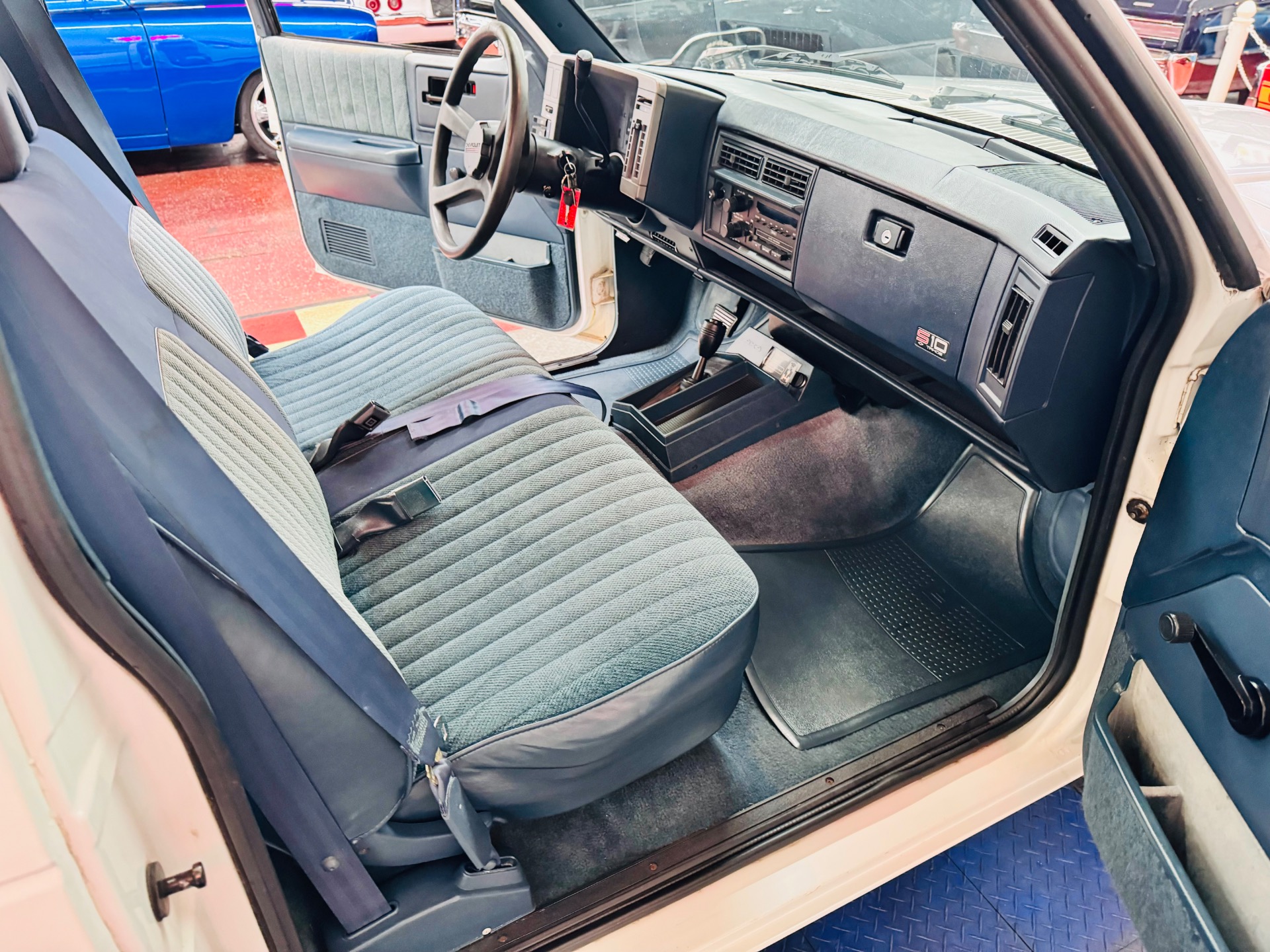 Used 1993 Chevrolet S-10 - 4.3L ENGINE - 4X4 - CLEAN SOUTHERN TRUCK -SEE VIDEO | Mundelein, IL
