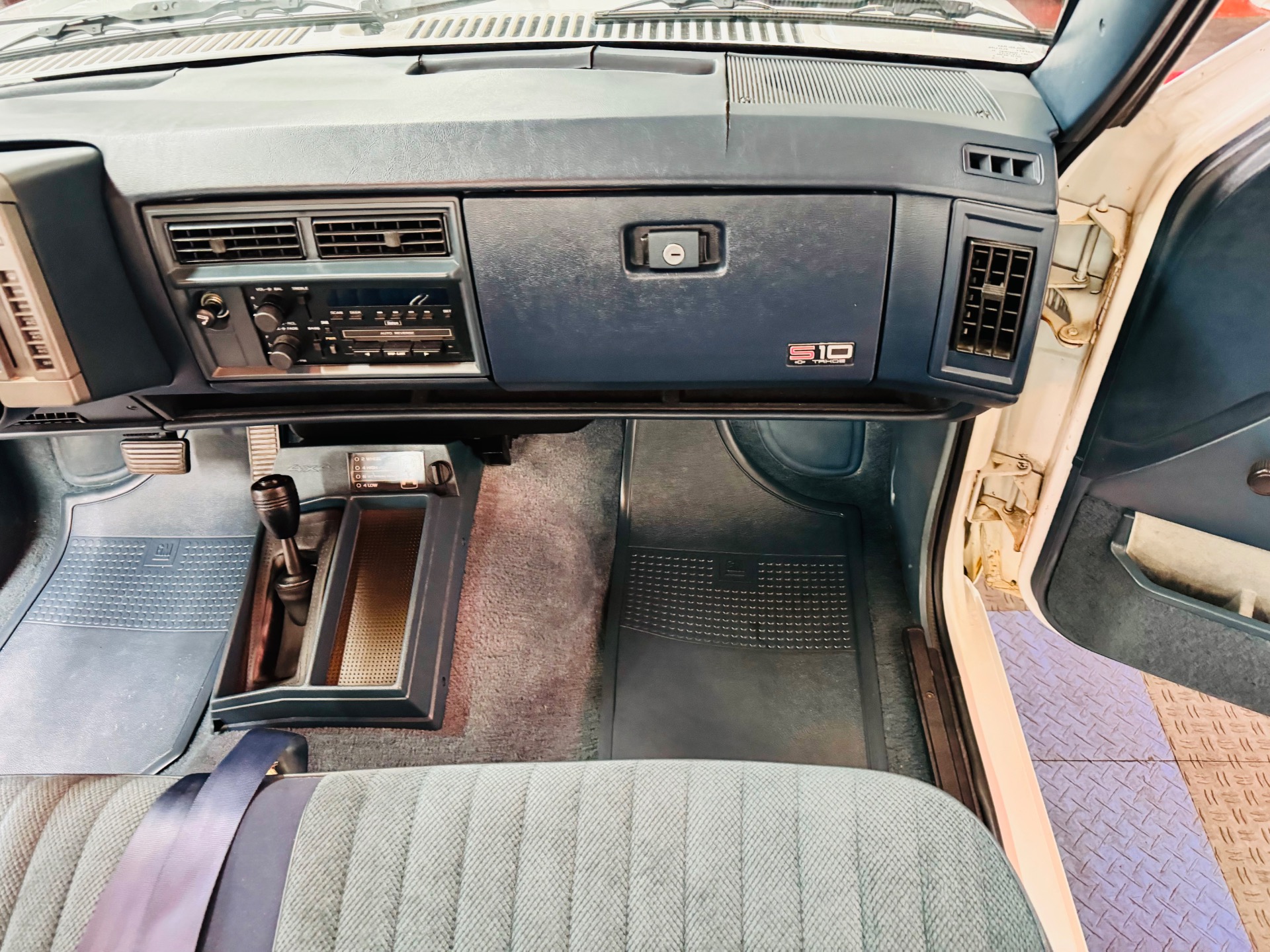 Used 1993 Chevrolet S-10 - 4.3L ENGINE - 4X4 - CLEAN SOUTHERN TRUCK -SEE VIDEO | Mundelein, IL