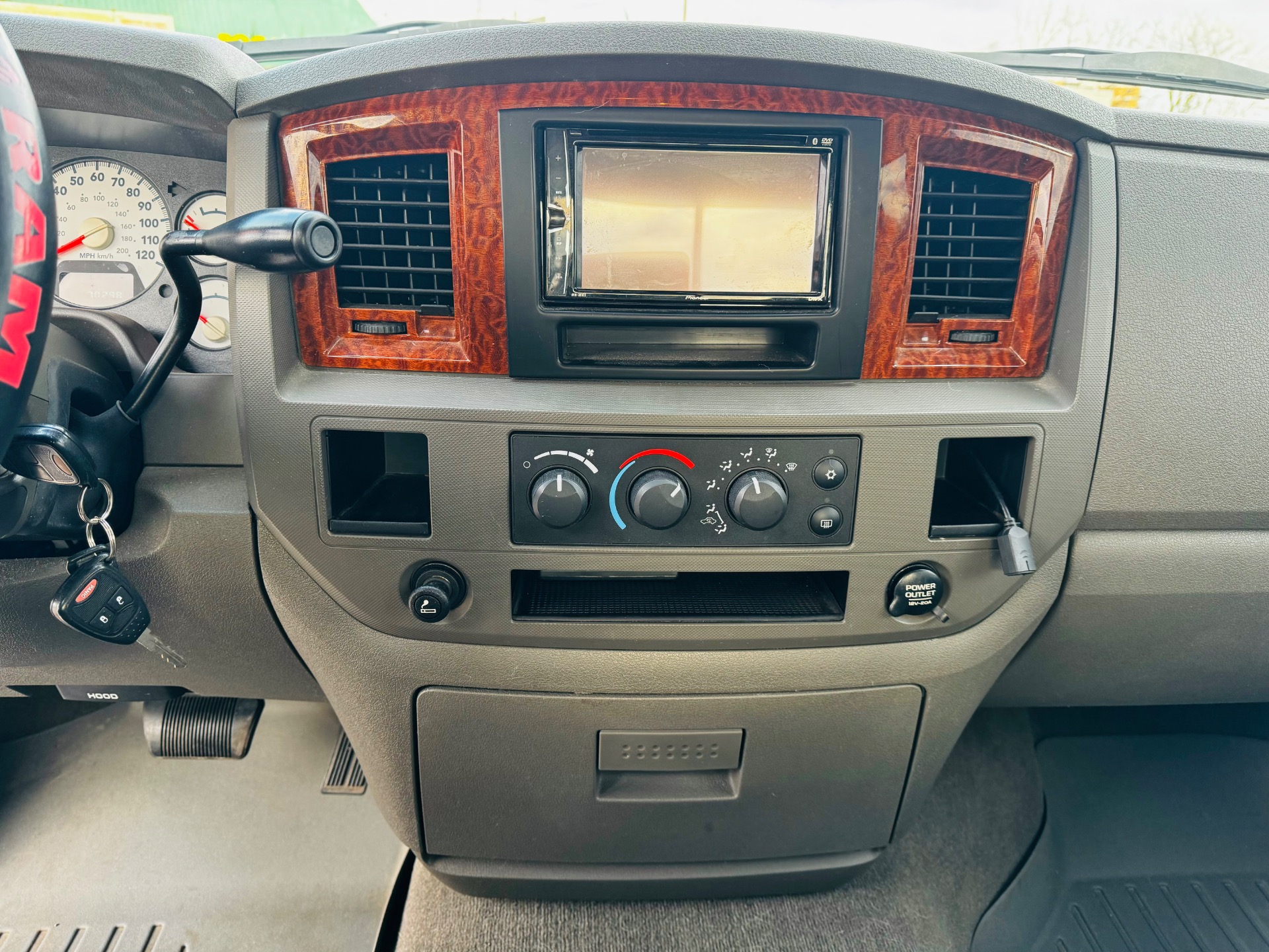 Used 2006 Dodge Ram 1500 - LOW MILES - CLEAN FLOORS - LIFTED -SEE VIDEO | Mundelein, IL