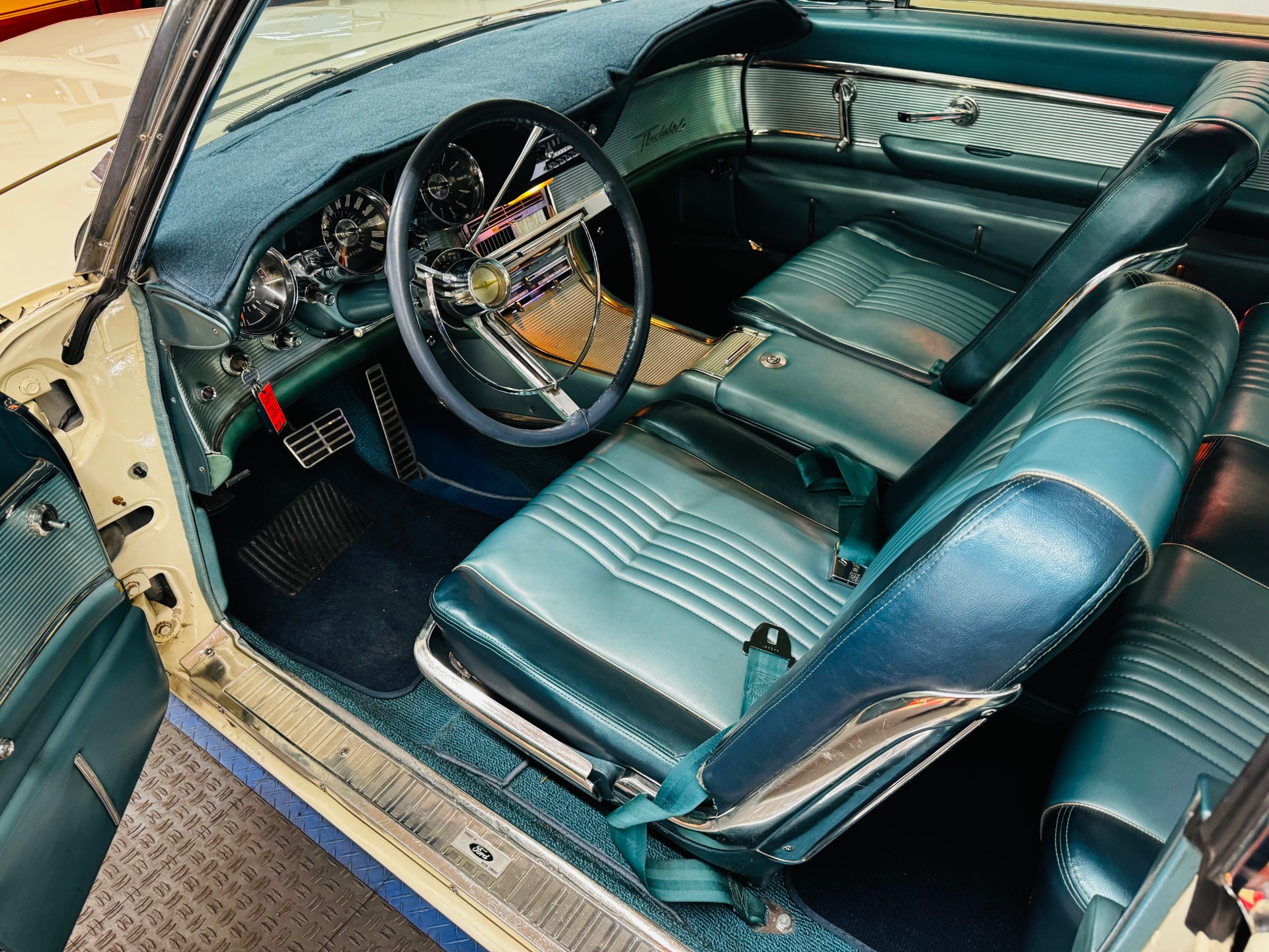 1963 Ford Thunderbird 20