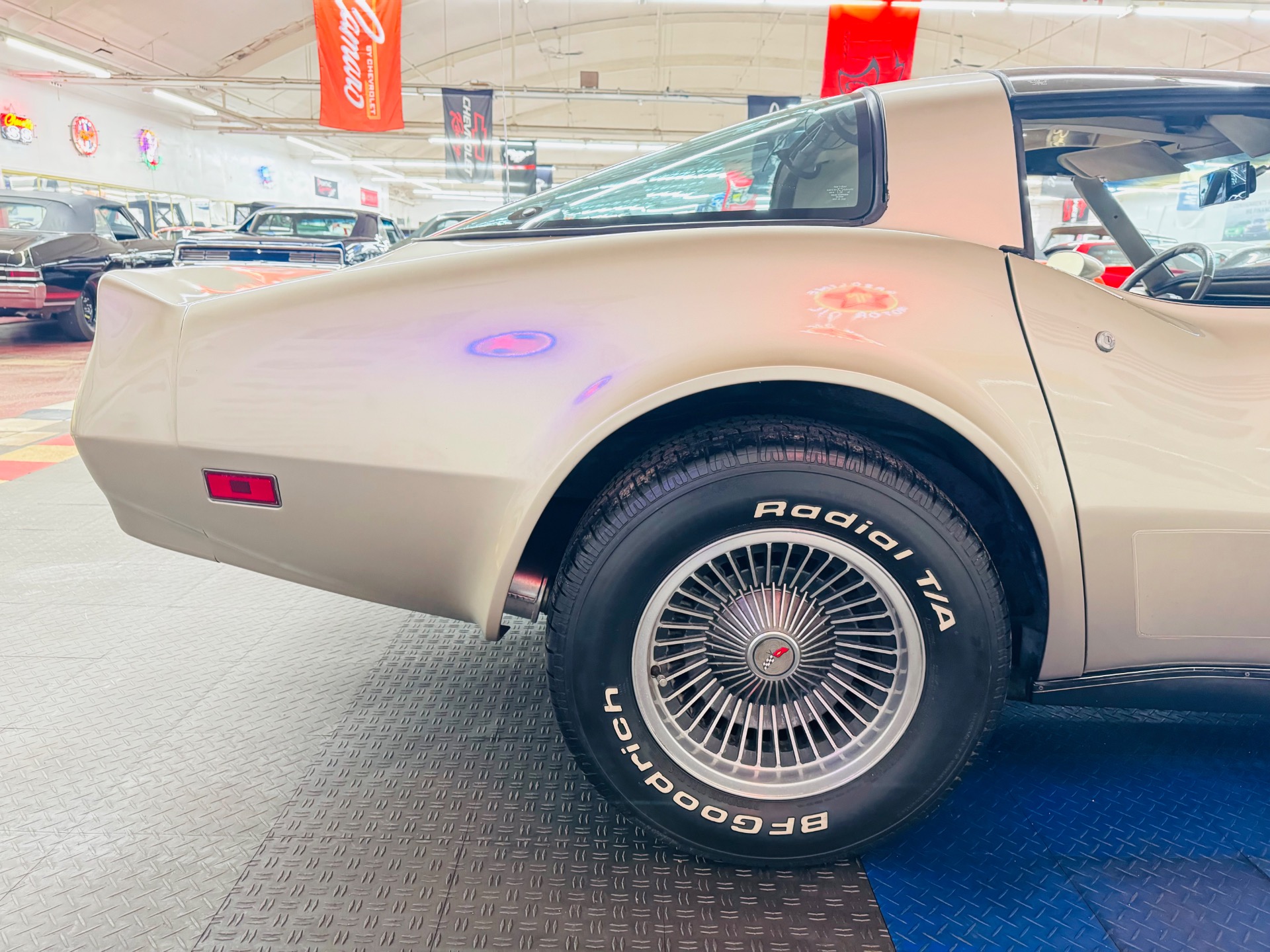 1982 Chevrolet Corvette 27