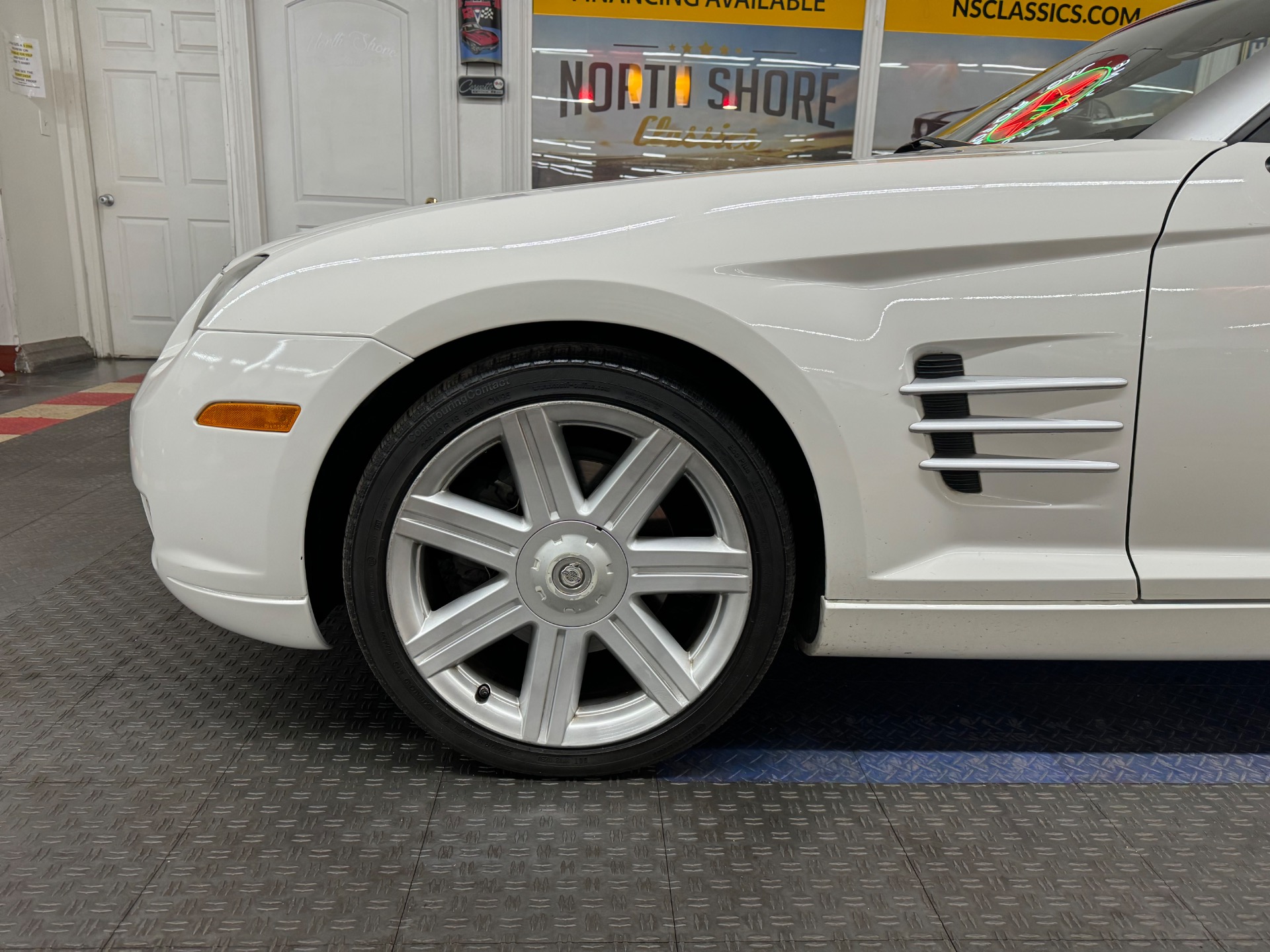 2005 Chrysler Crossfire 22