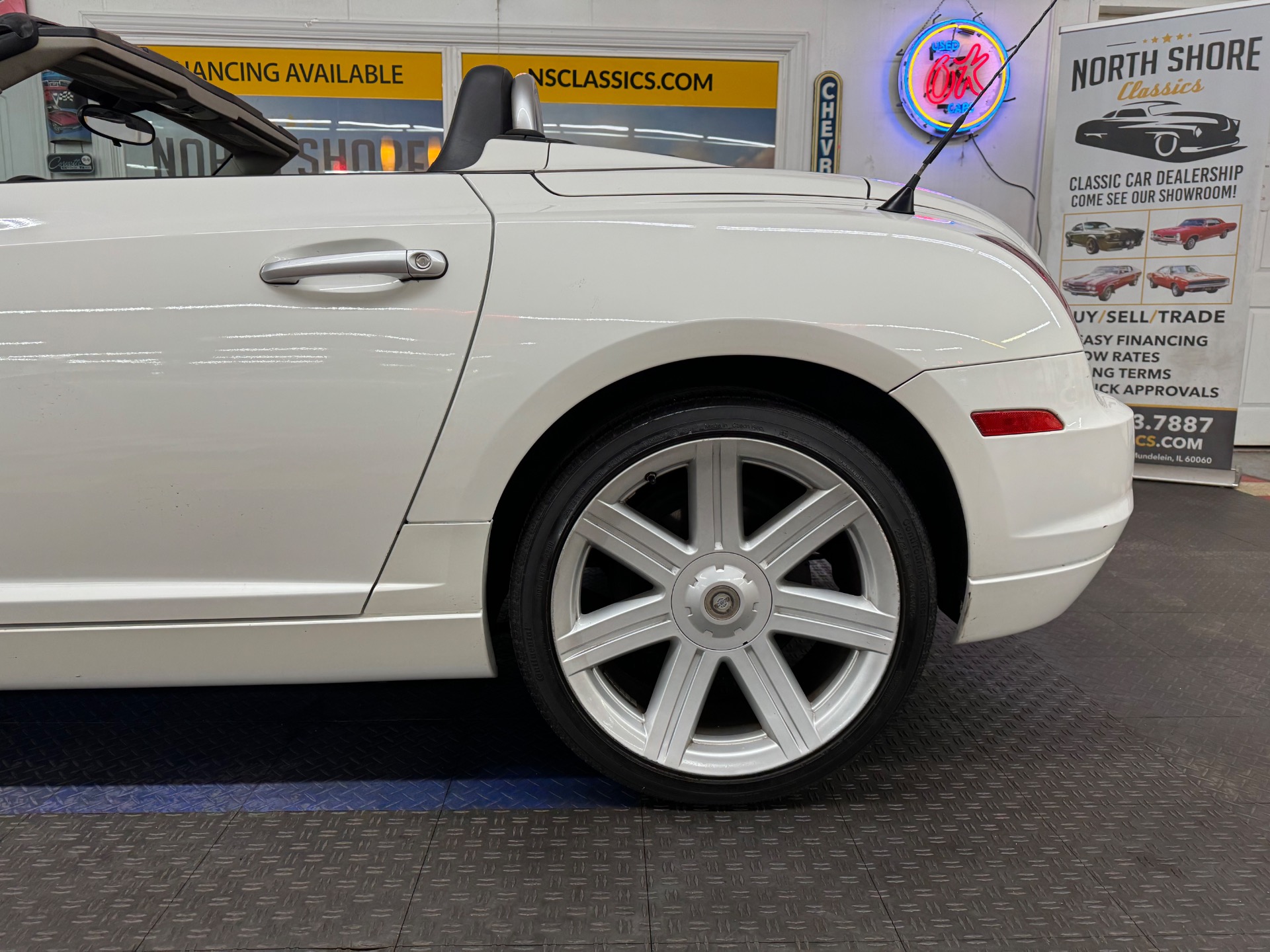 2005 Chrysler Crossfire 24