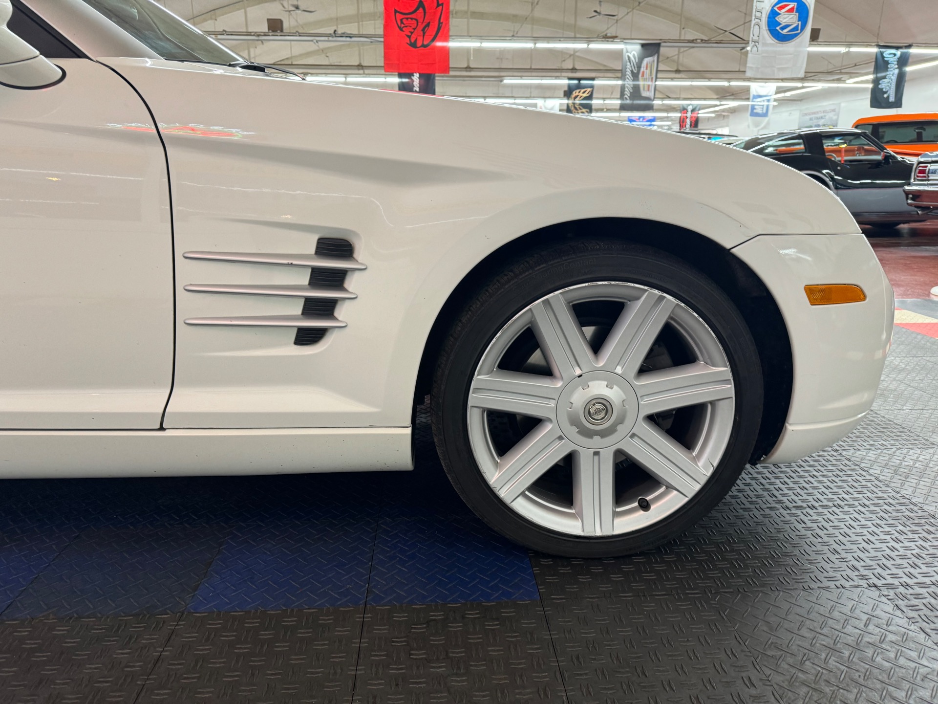 2005 Chrysler Crossfire 30