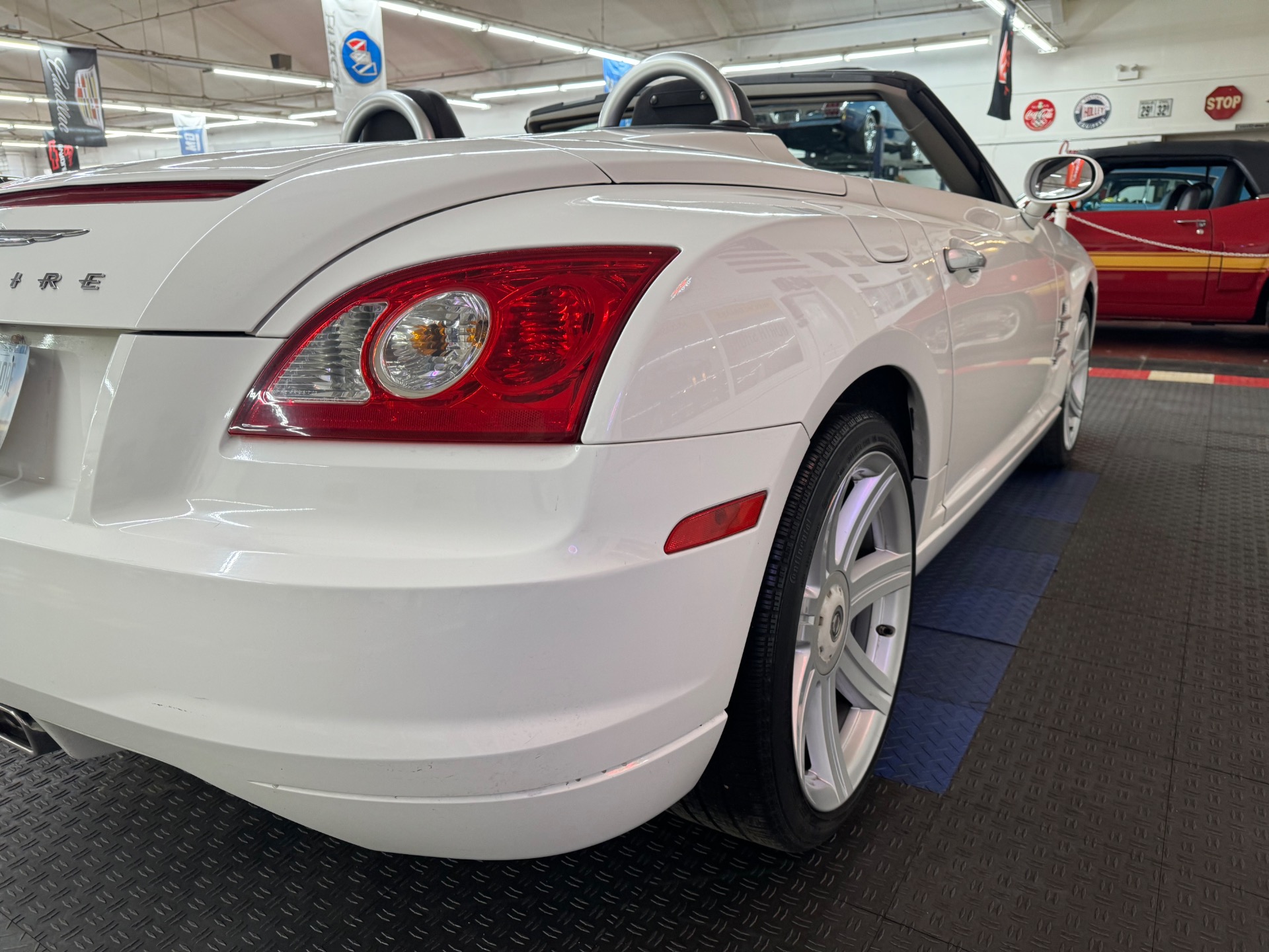 2005 Chrysler Crossfire 31