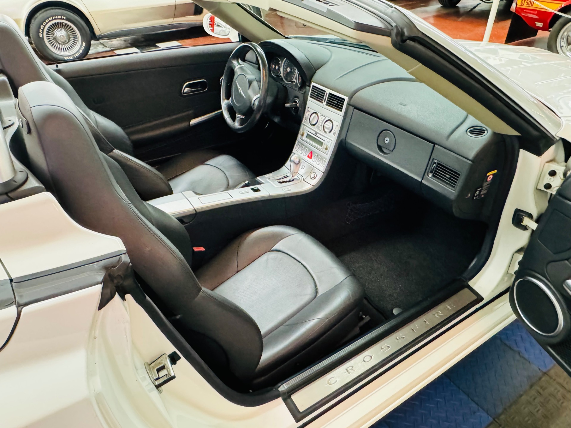 2005 Chrysler Crossfire 44