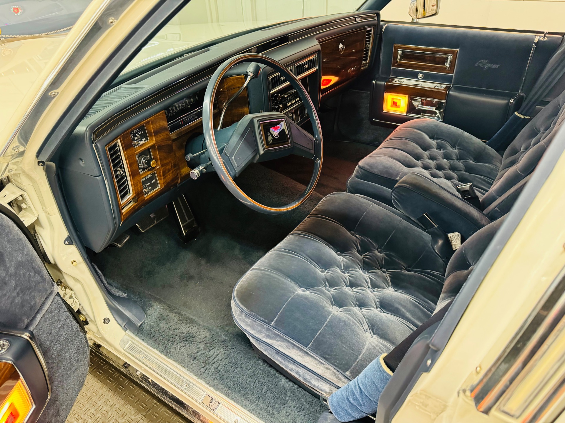 1988 Cadillac Brougham 14