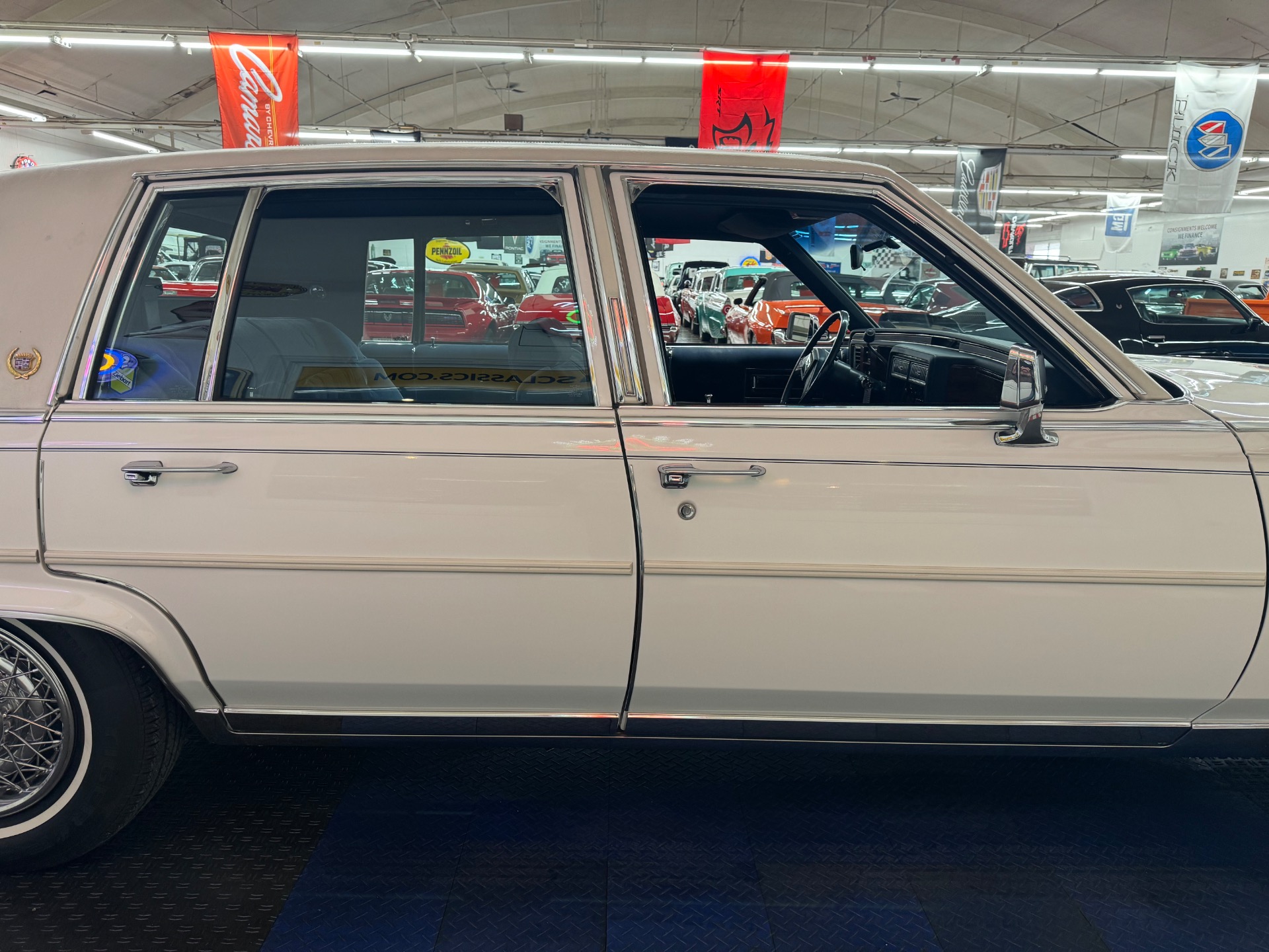 1988 Cadillac Brougham 25